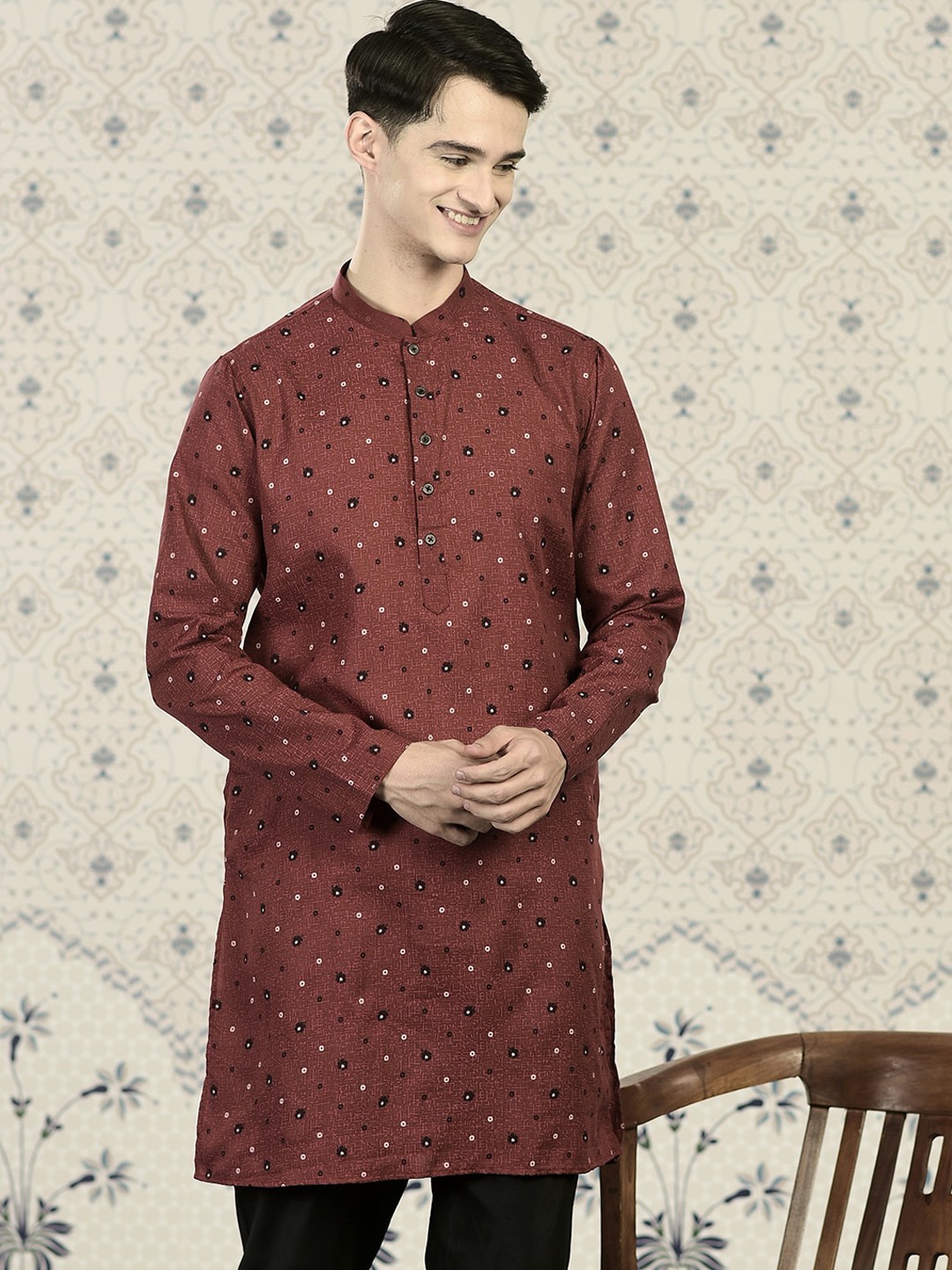 

Ode by House of Pataudi Maroon Floral Printed Mandarin Collar Cotton Kurta