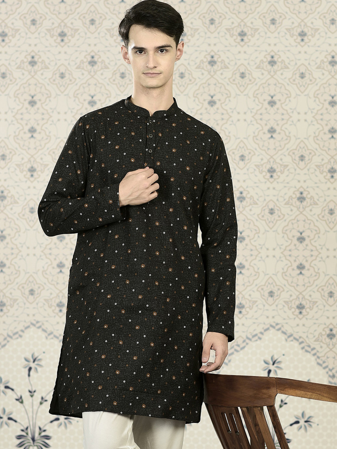 

Ode by House of Pataudi Black & Beige Floral Printed Straight Cotton Kurta