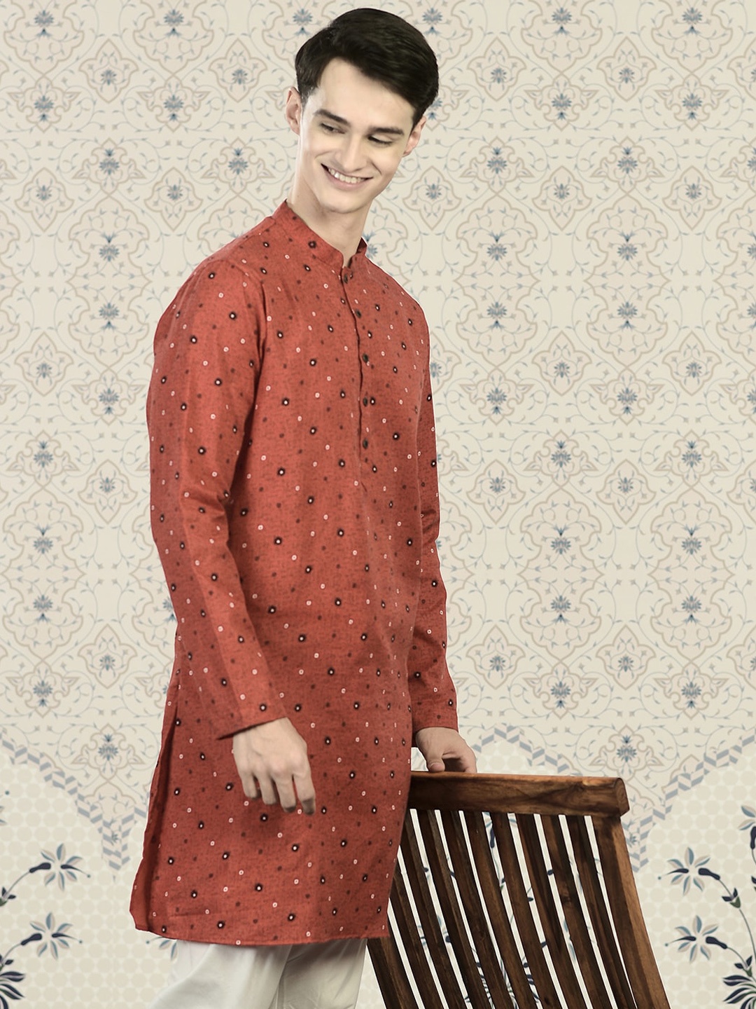 

Ode by House of Pataudi Red Floral Printed Mandarin Collar Cotton Kurta