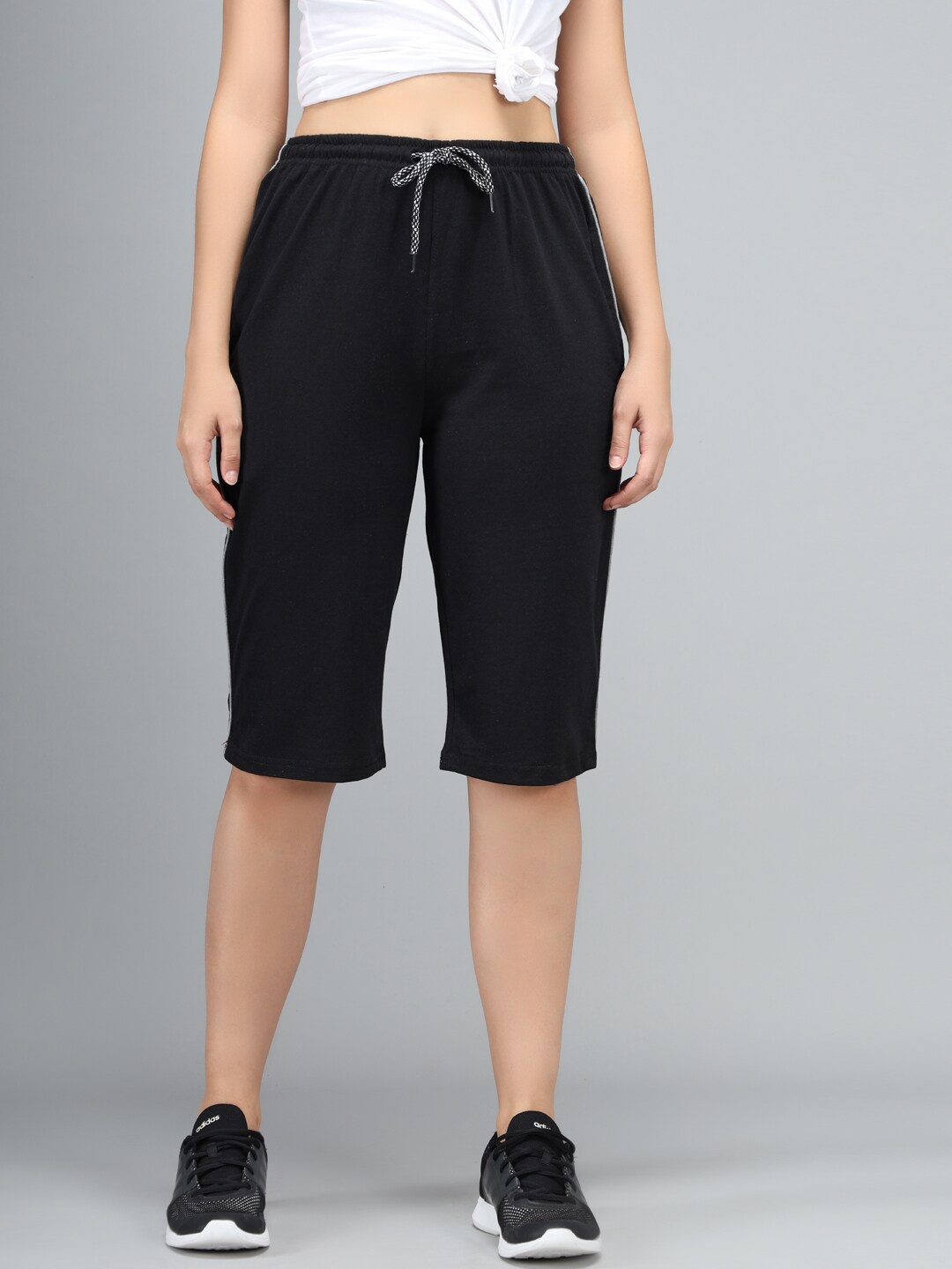 

Imsa Moda Women Cotton Mid-Rise Capris, Black