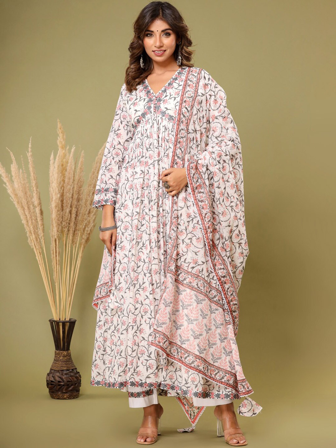 

Meena Bazaar Floral Printed Thread Work Empire Anarkali Kurta With Trousers & Dupatta, Cream