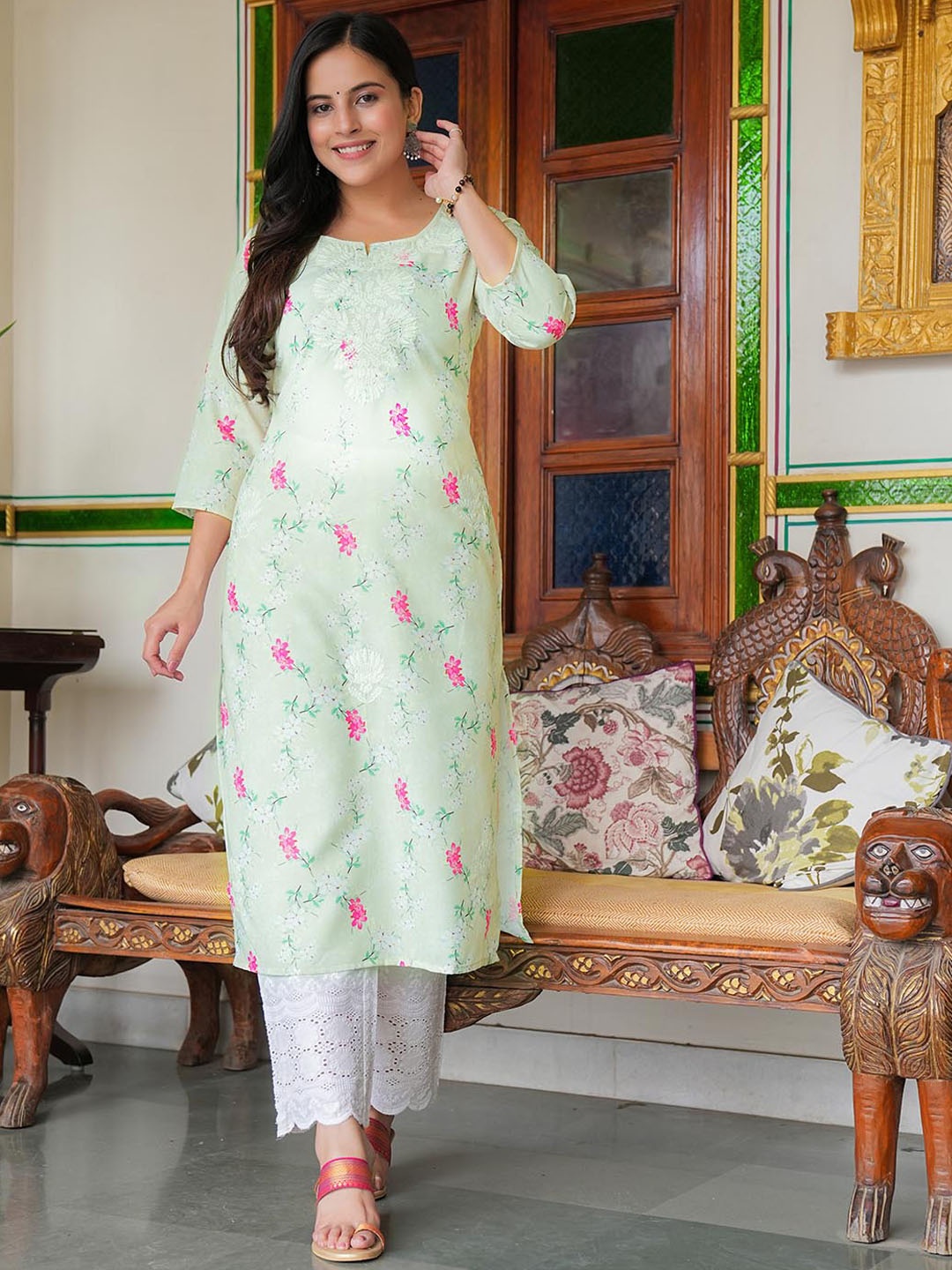 

Meena Bazaar Floral Printed Regular Thread Work Kurta With Trousers, Sea green