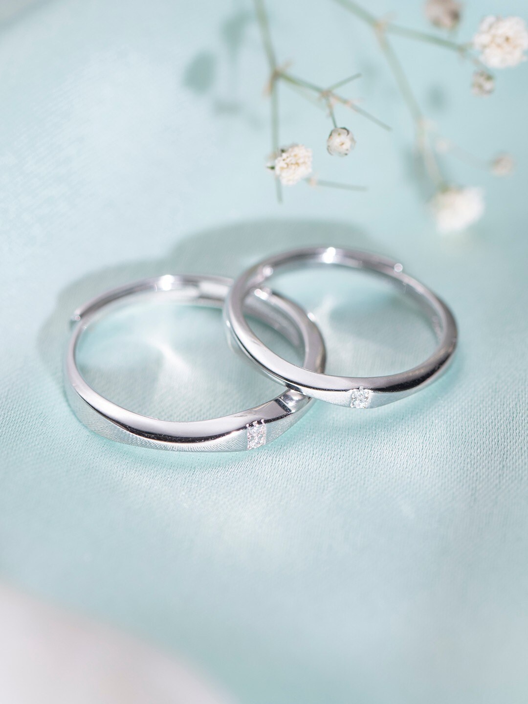 

Zavya Unisex Set of 2 Rhodium-Plated 925 Sterling Silver CZ Studded Finger Rings