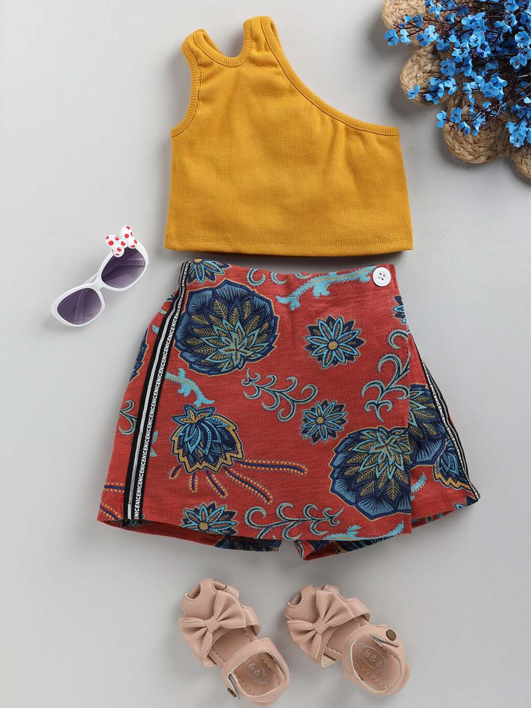

M'andy Girls Printed Pure Cotton Top with Shorts, Yellow