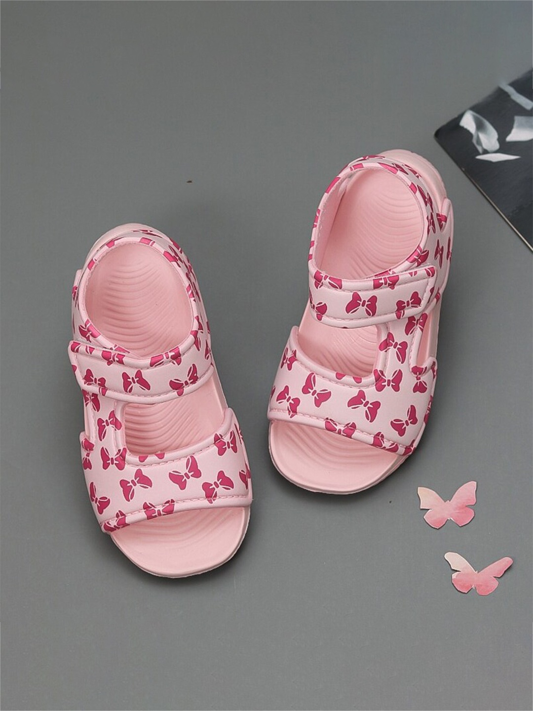 

Yellow Bee Girls Bow Printed Open Toe Flats With Velcro Closure, Peach