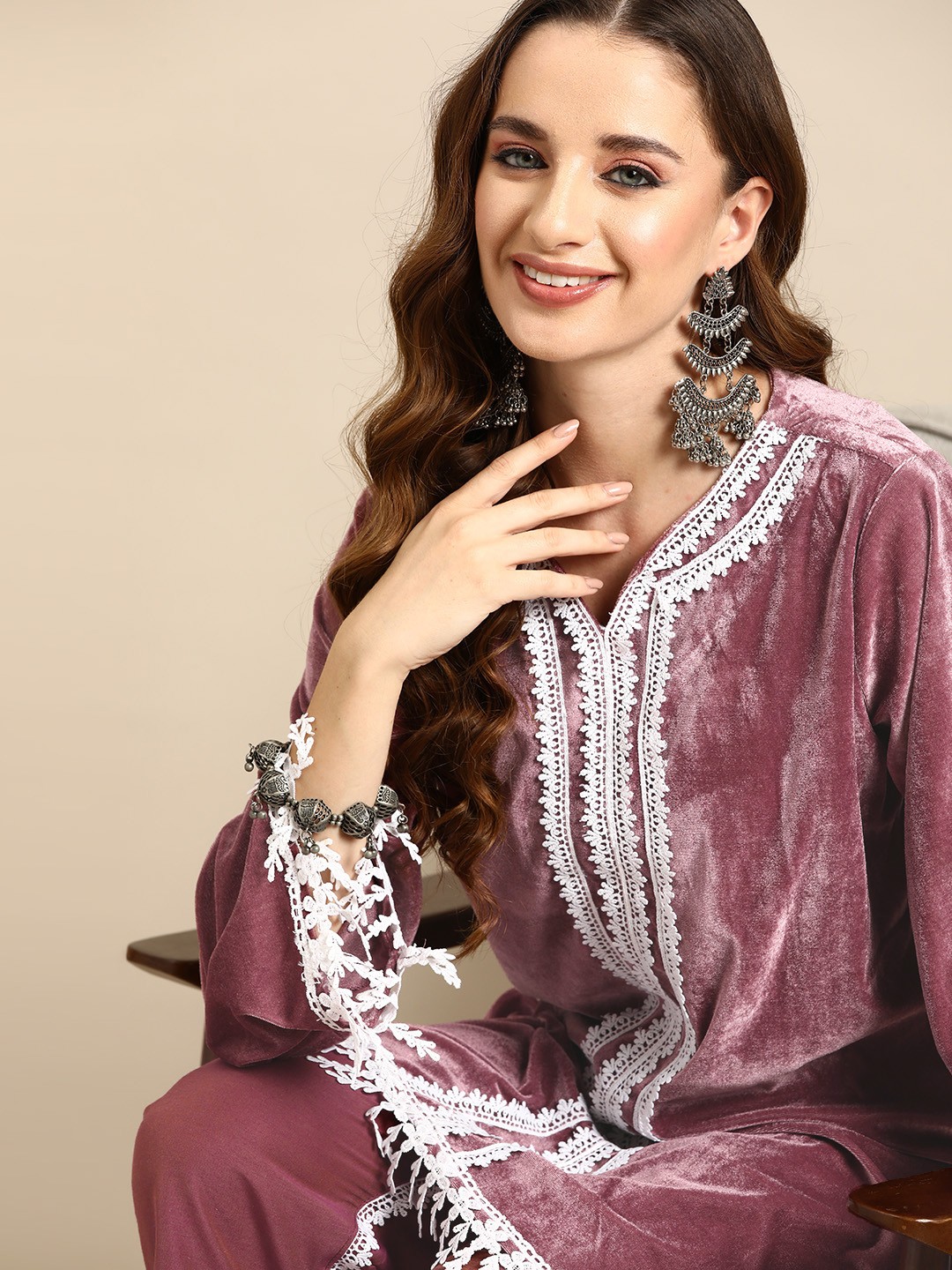 

Sangria Women Lace Inserts Velvet Kurta with Trousers, Pink