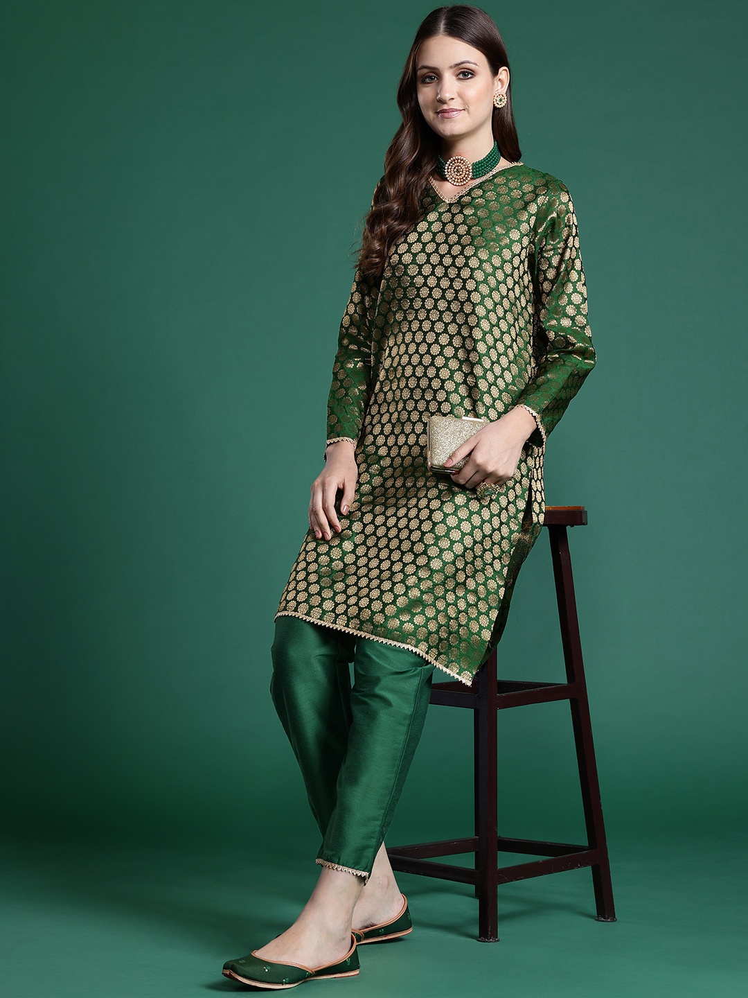 

Sangria Woven Designed Kurta & Trousers Set, Olive