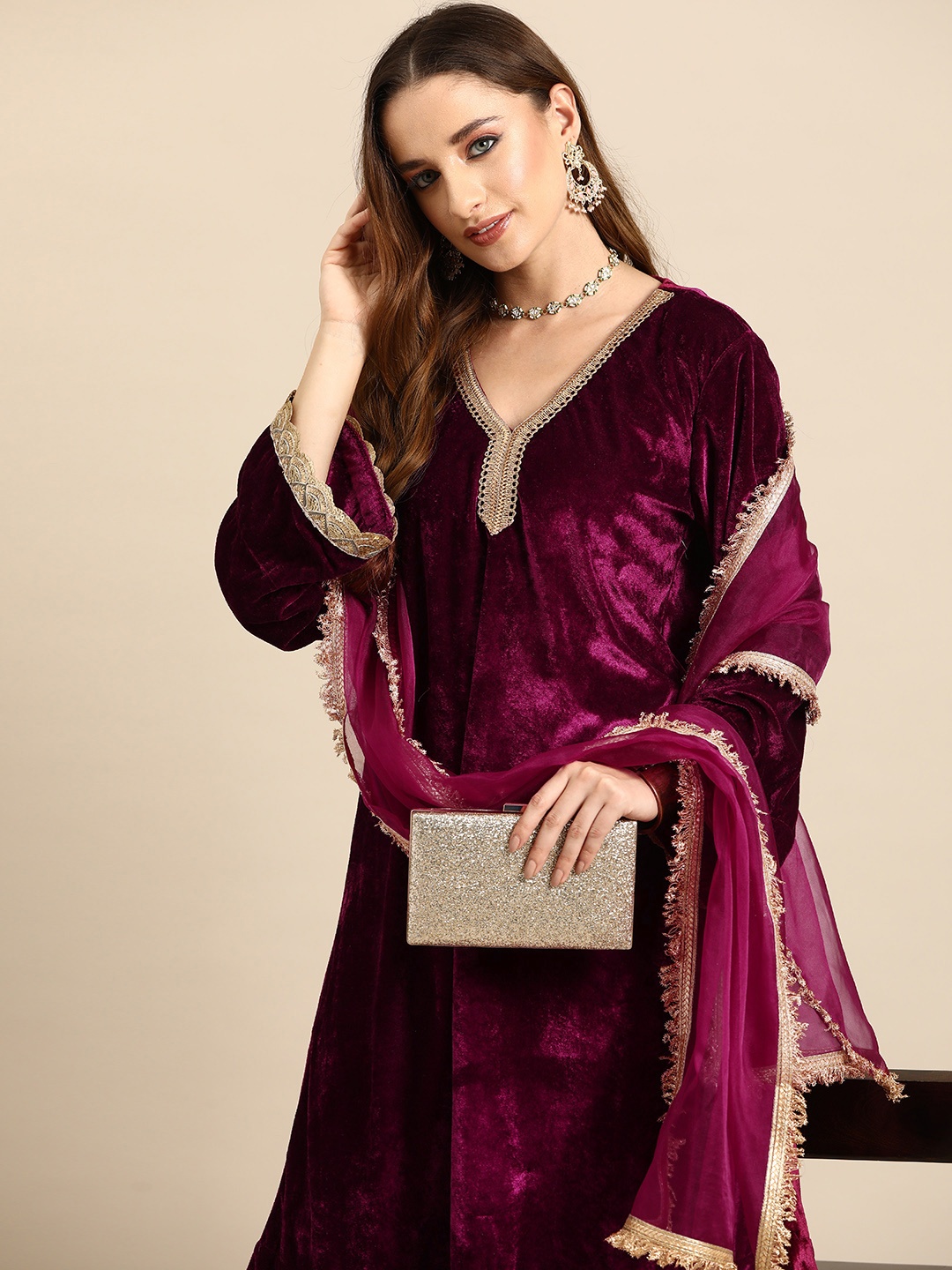 

Sangria Women Zari Work Velvet Kurta with Trousers & Dupatta, Burgundy