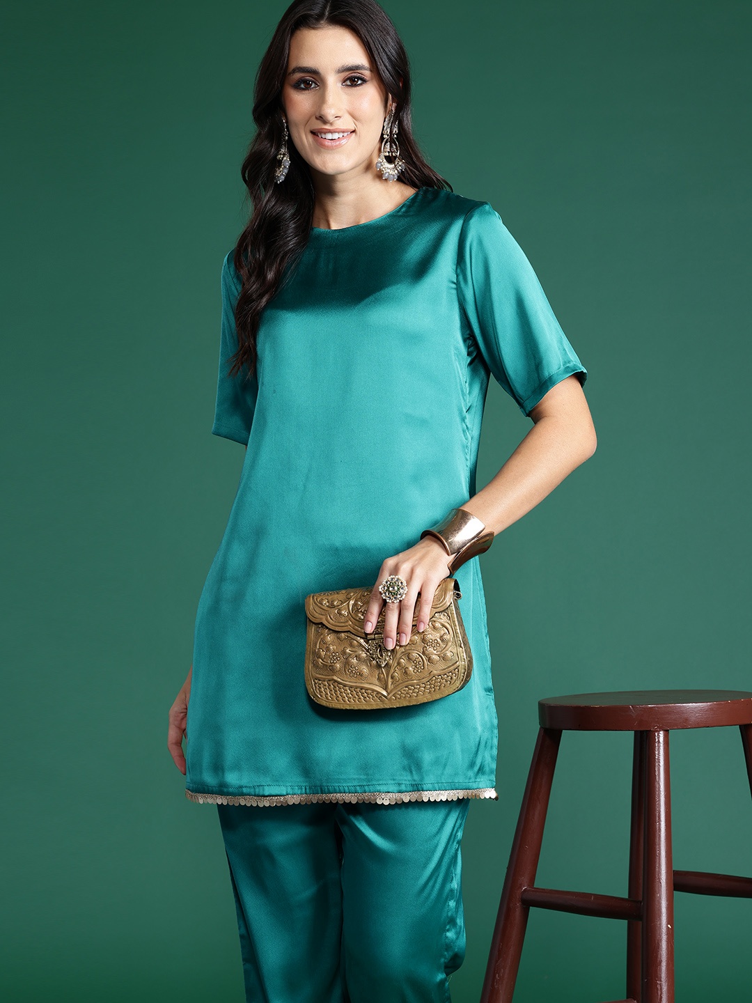 

Sangria Satin-Finish Gotta Patti Kurta with Trousers, Teal