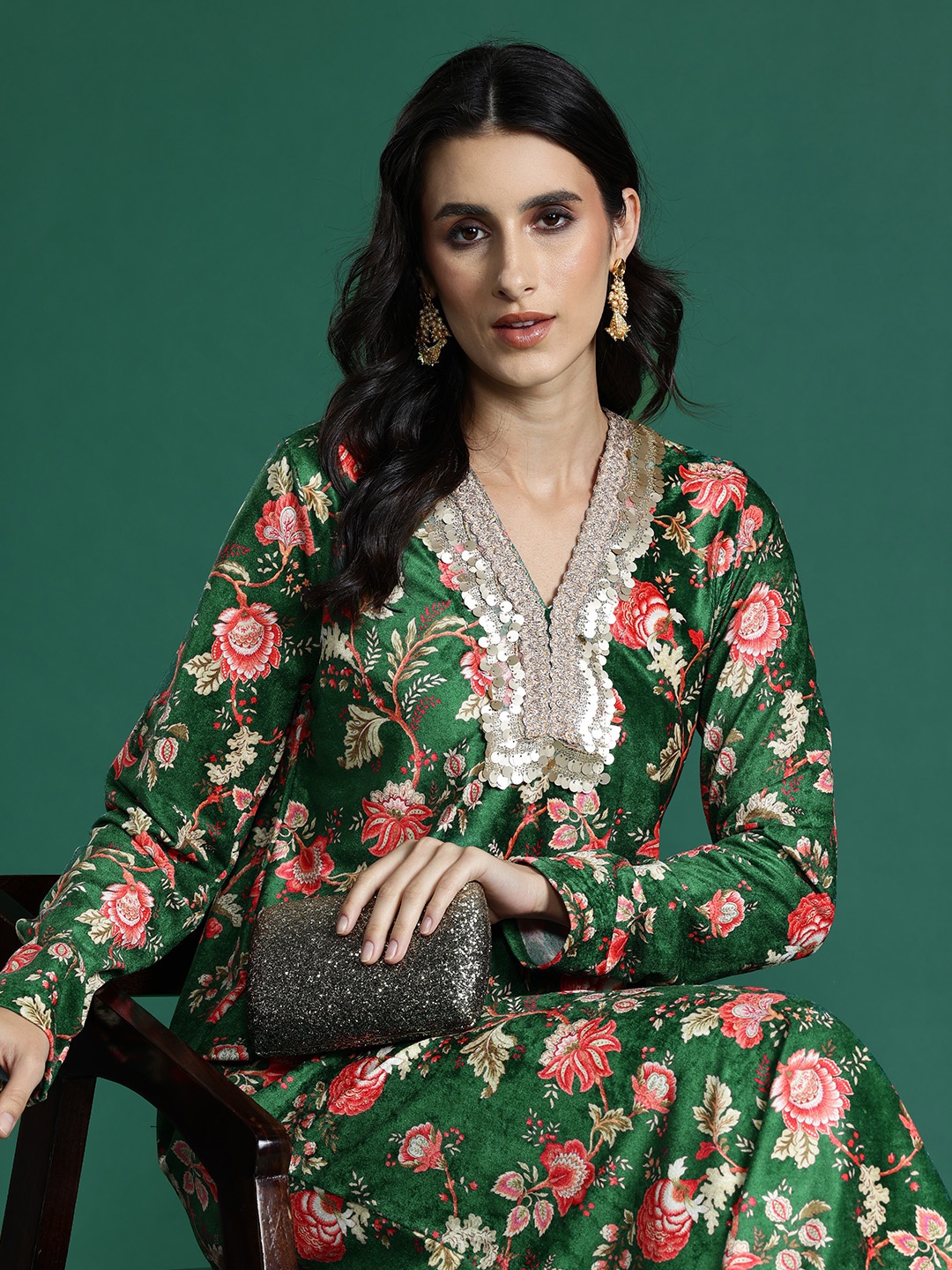 

Sangria Women Floral Printed Velvet Sequinned Kurta, Green