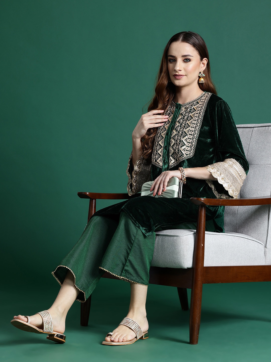 

Sangria Velvet Finish Yoke Design Kurta with Palazzos, Green