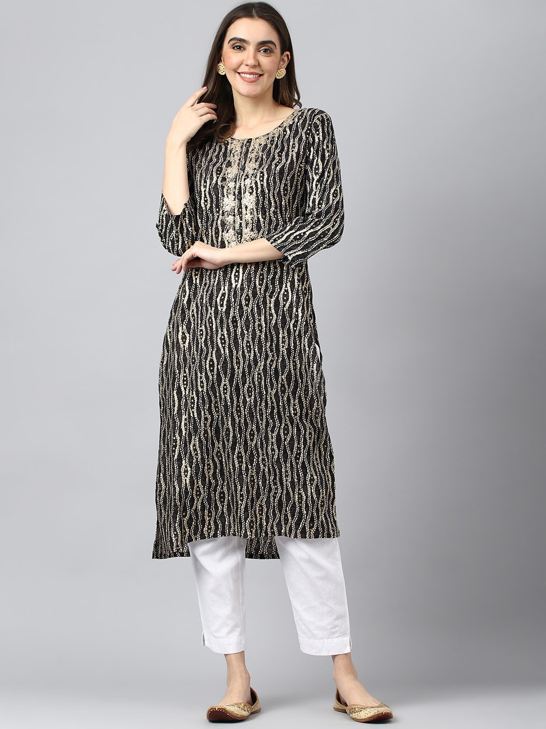 

Nimayaa Foil Printed Thread Work Kurta, Black