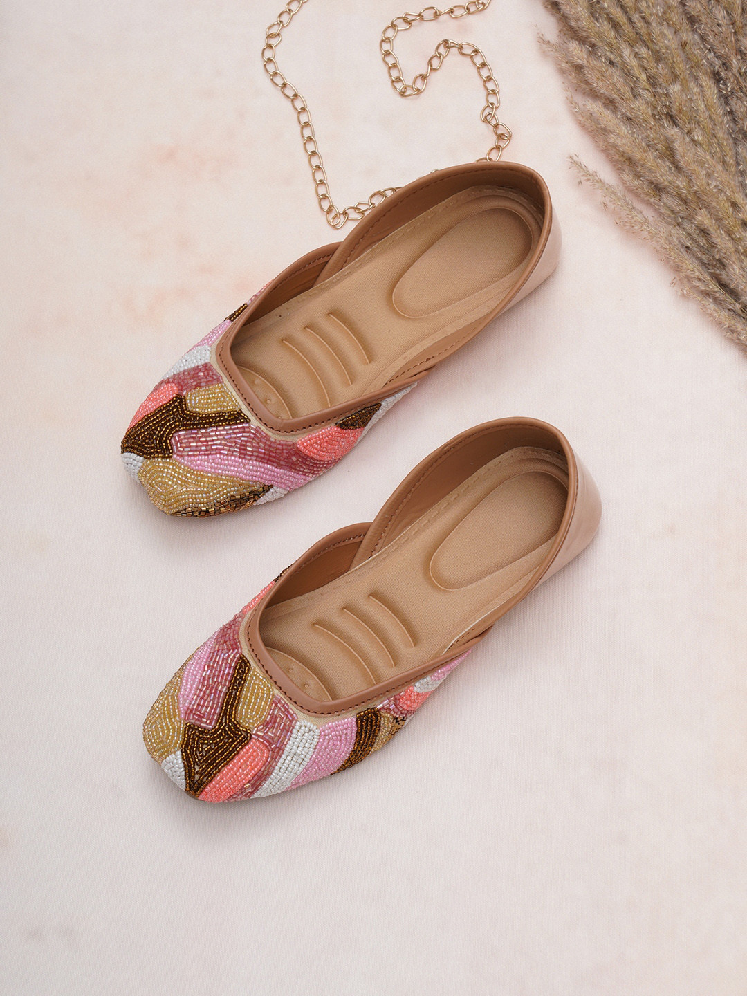 

FABBHUE Embellished Ethnic Mojaris, Pink