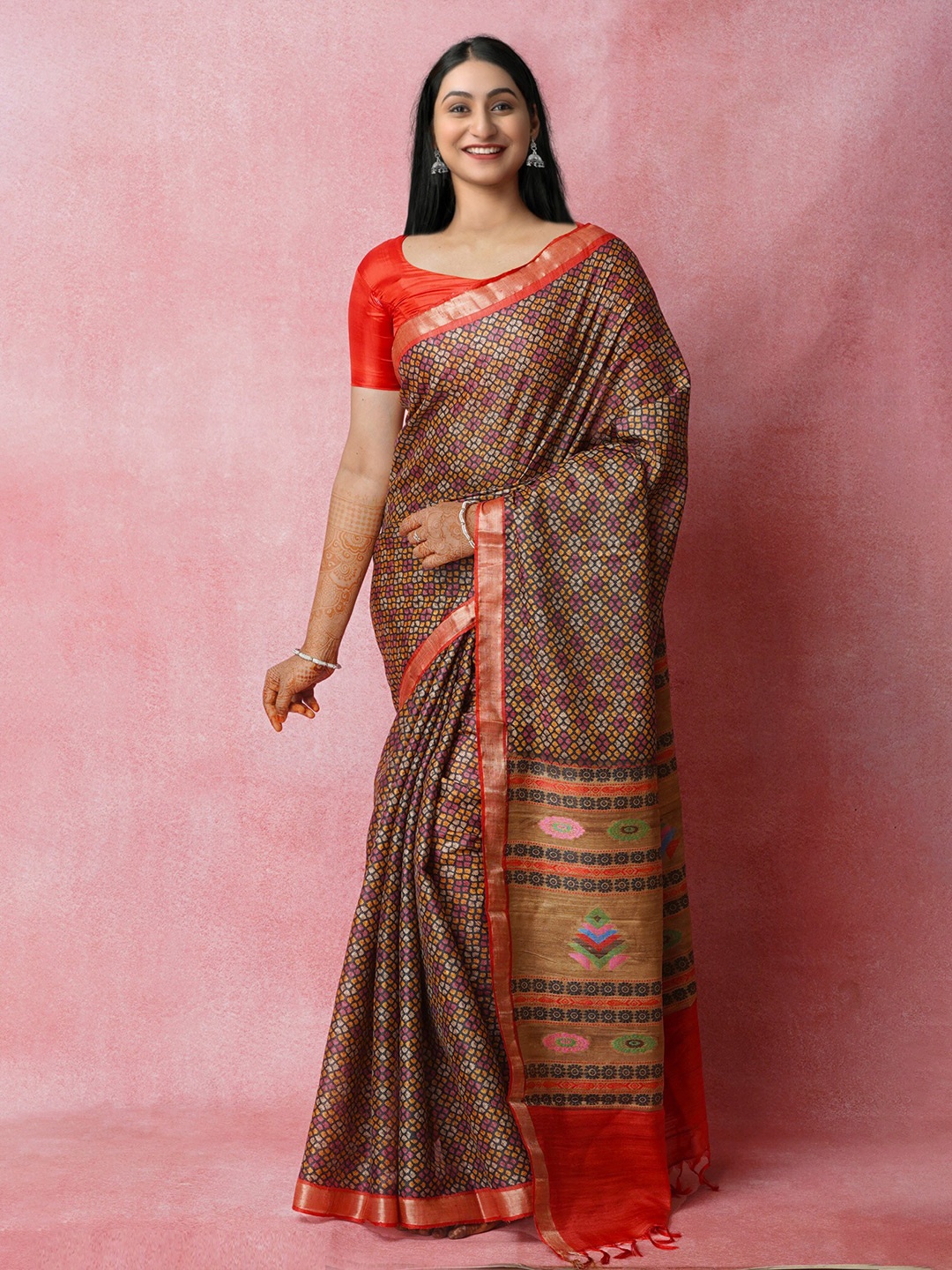 

Unnati Silks Ethnic Motifs Printed Zari Tussar Saree, Black