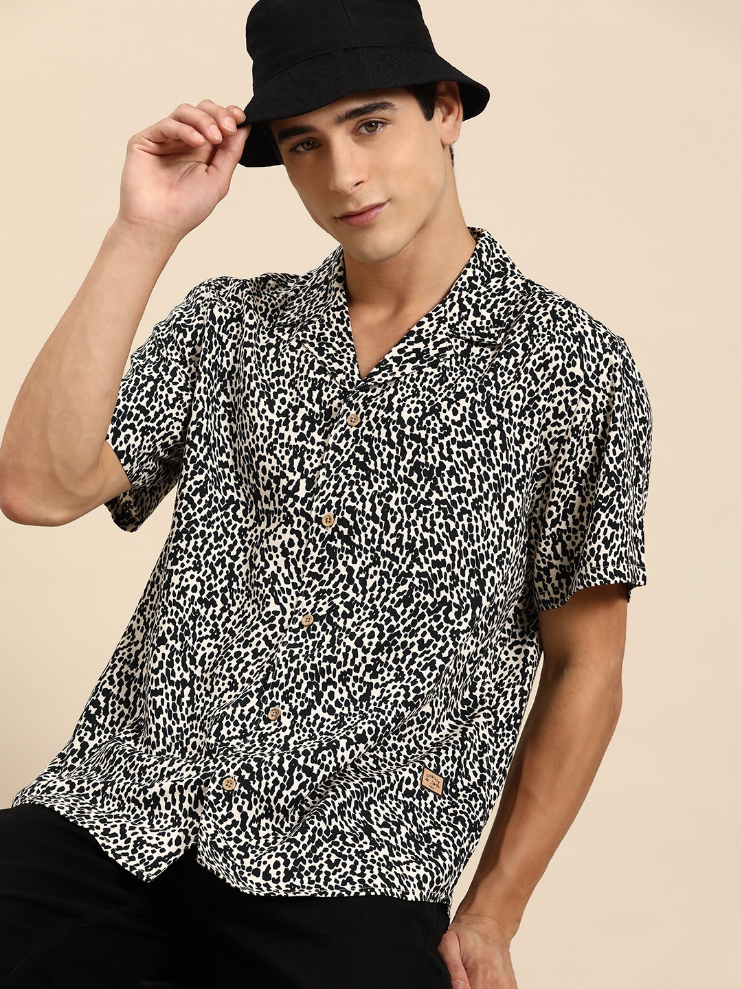 DENNISON Men Smart Block Printed Casual Shirt, Cream