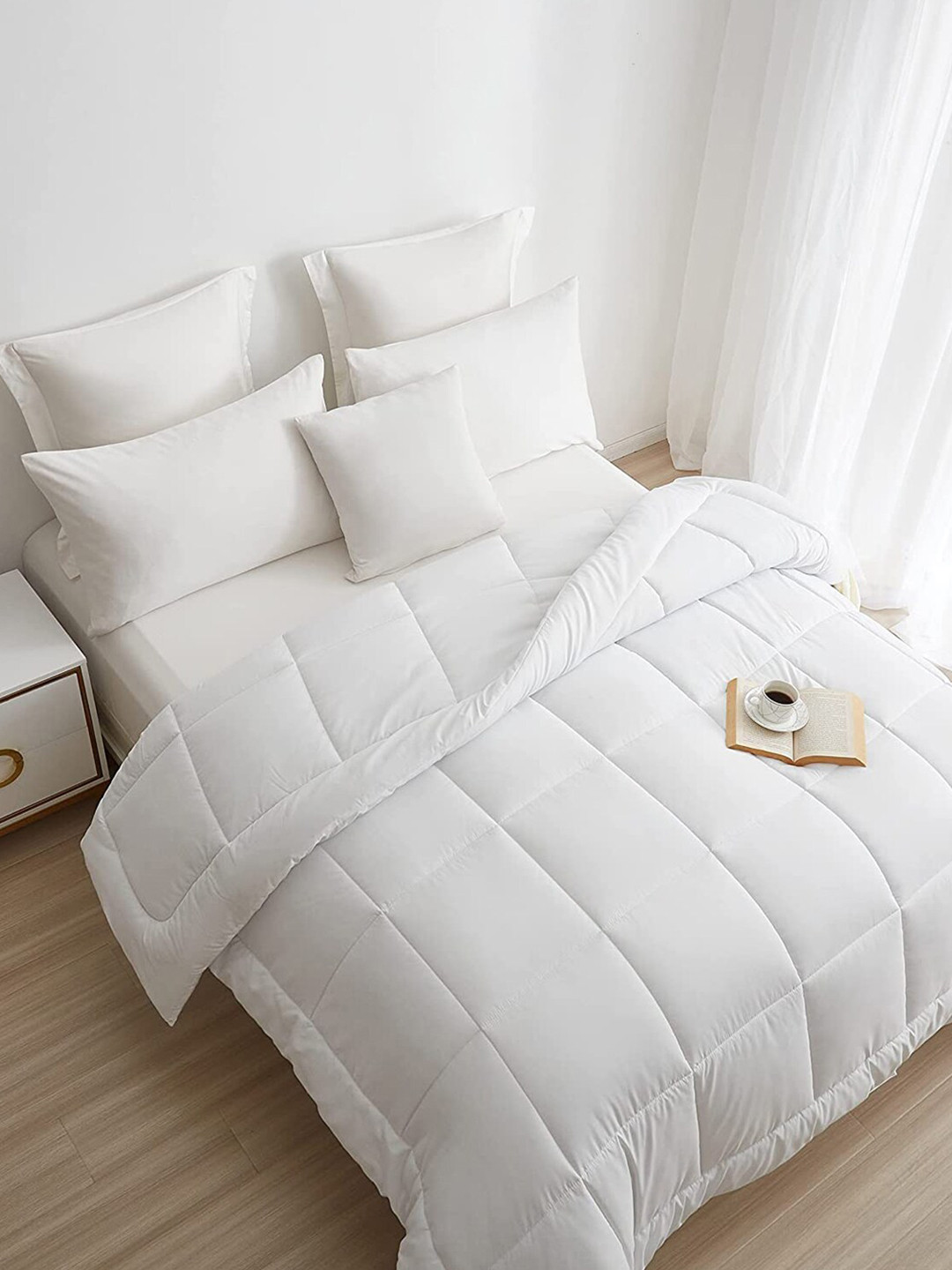 

MYTRIDENT White Mild Winter Double Bed Comforter