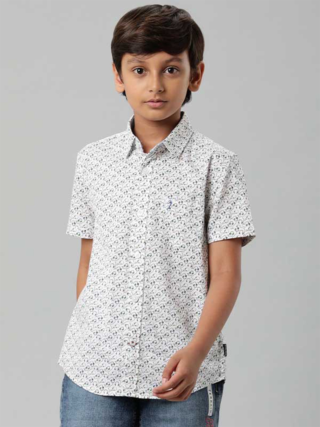 

Indian Terrain Boys Classic Conversational Printed Pure Cotton Casual Shirt, White