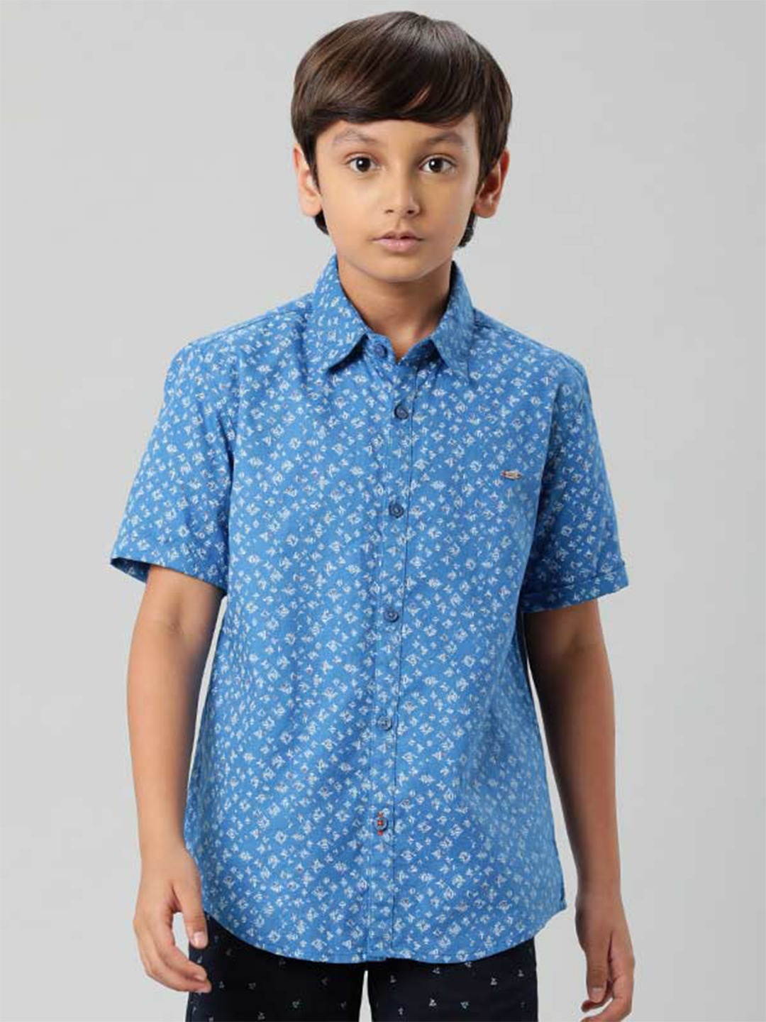 

Indian Terrain Boys Classic Conversational Printed Pure Cotton Casual Shirt, Blue