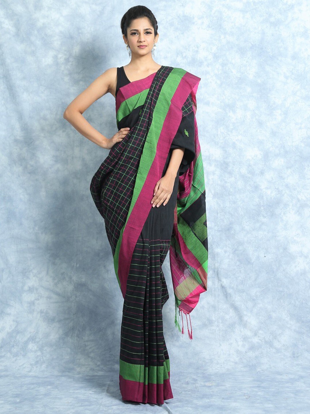 

HERE&NOW Black & Green Checked Pure Cotton Khadi Saree