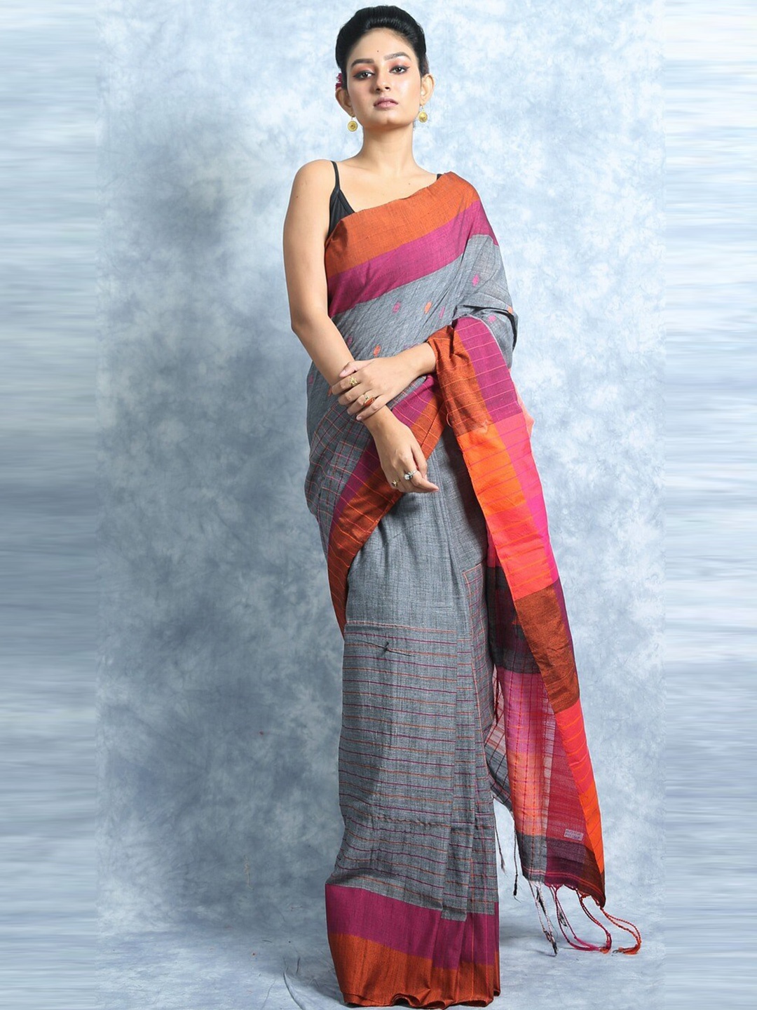 

HERE&NOW Grey & Magenta Woven Design Pure Cotton Khadi Saree