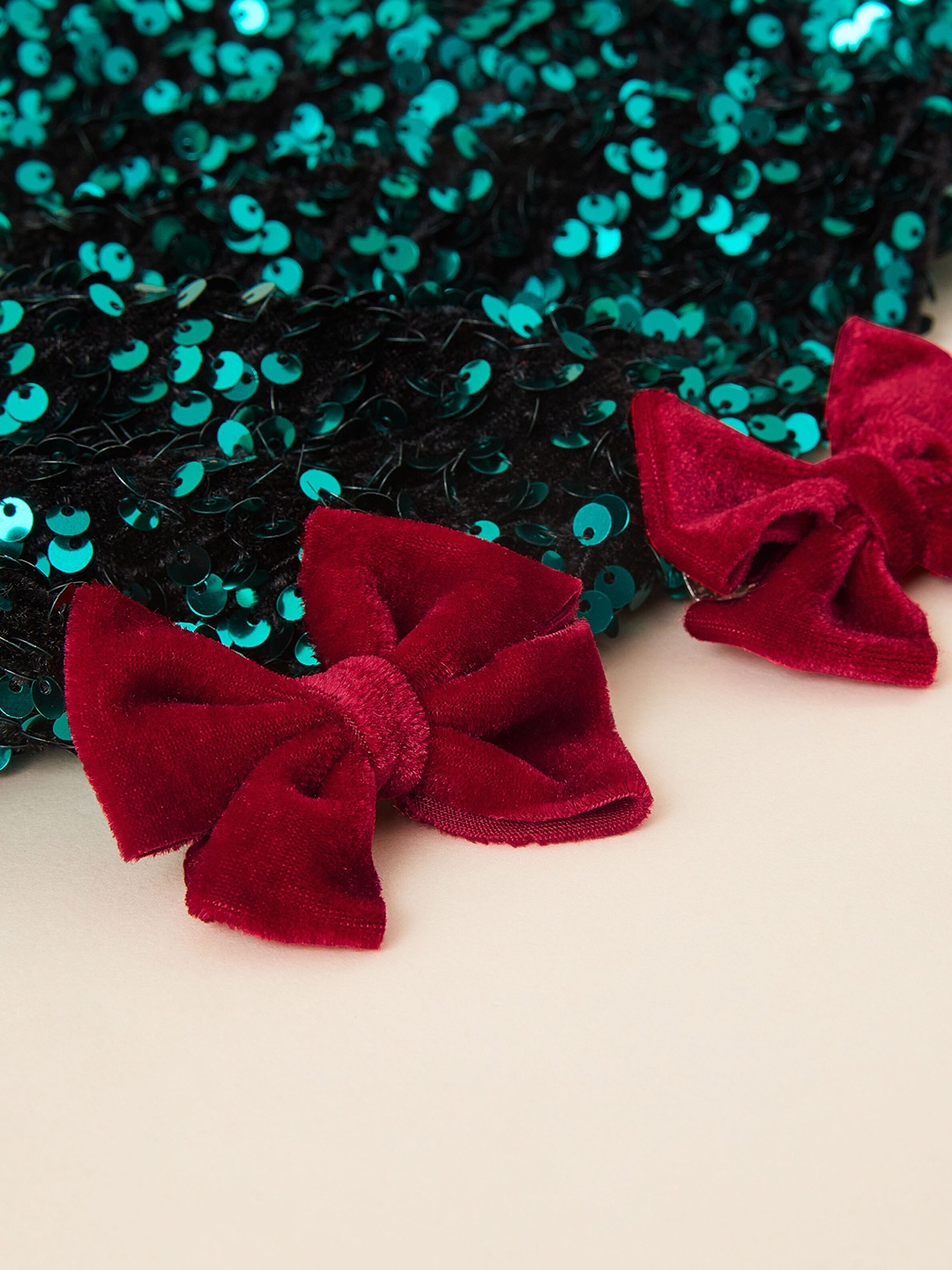 

Accessorize London Girls Set Of 2 Velvet Bow Salon Hair Clips, Red
