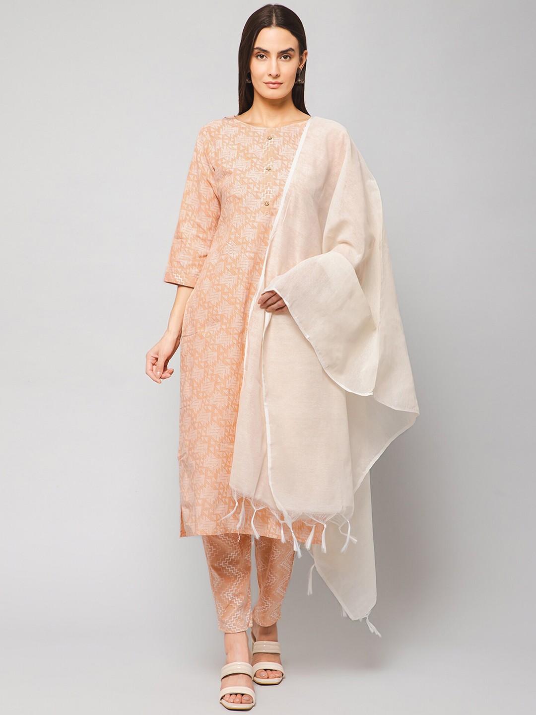 

Winza Designer Ethnic Motifs Printed Regular Kurta with Trousers & Dupatta, Peach