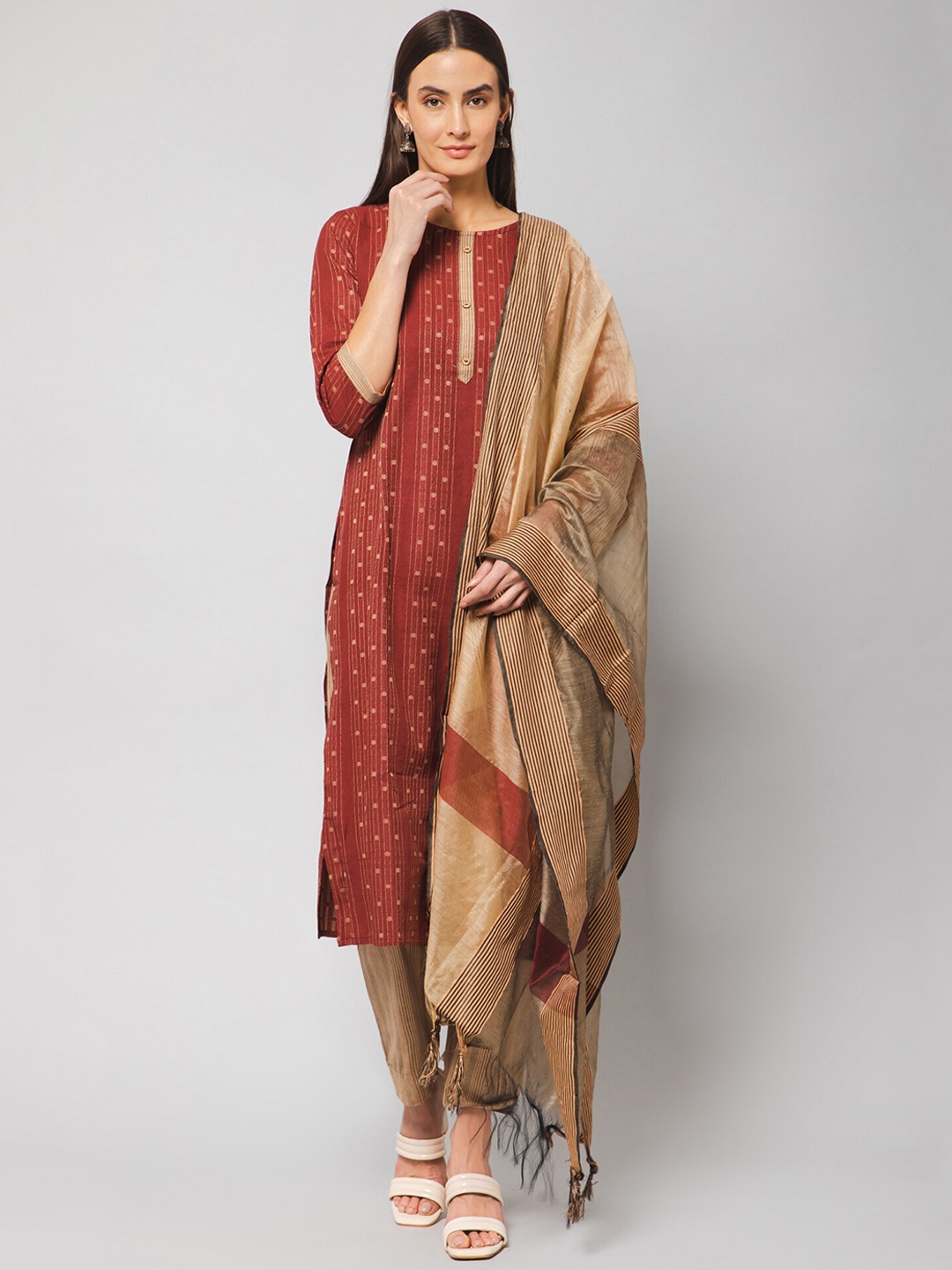 

Winza Designer Paisley Printed Regular Kurta with Trousers & Dupatta, Maroon
