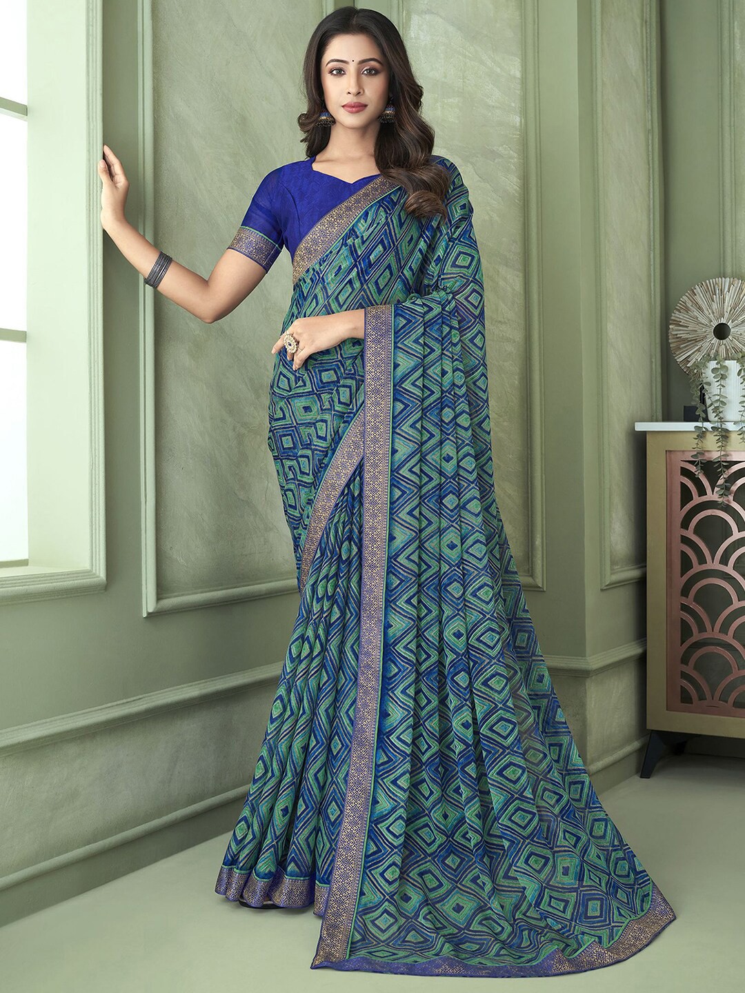 

Mitera Blue & Gunmetal-Toned Geometric Printed Poly Chiffon Saree