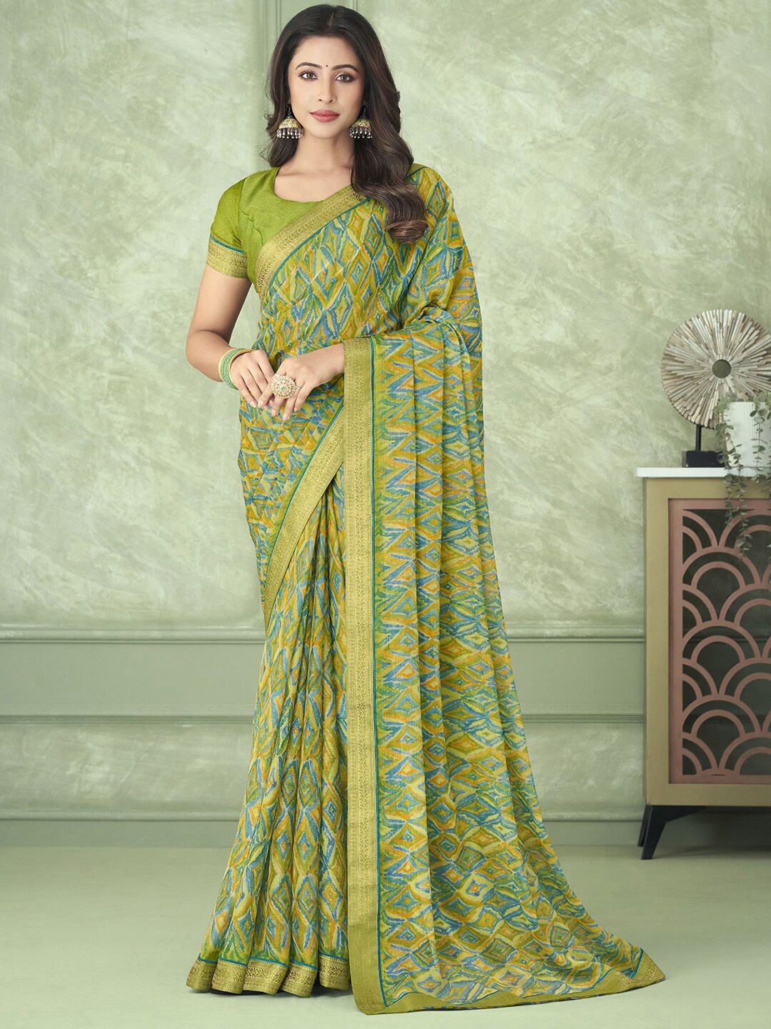 

Mitera Green & Gold-Toned Abstract Printed Poly Chiffon Saree