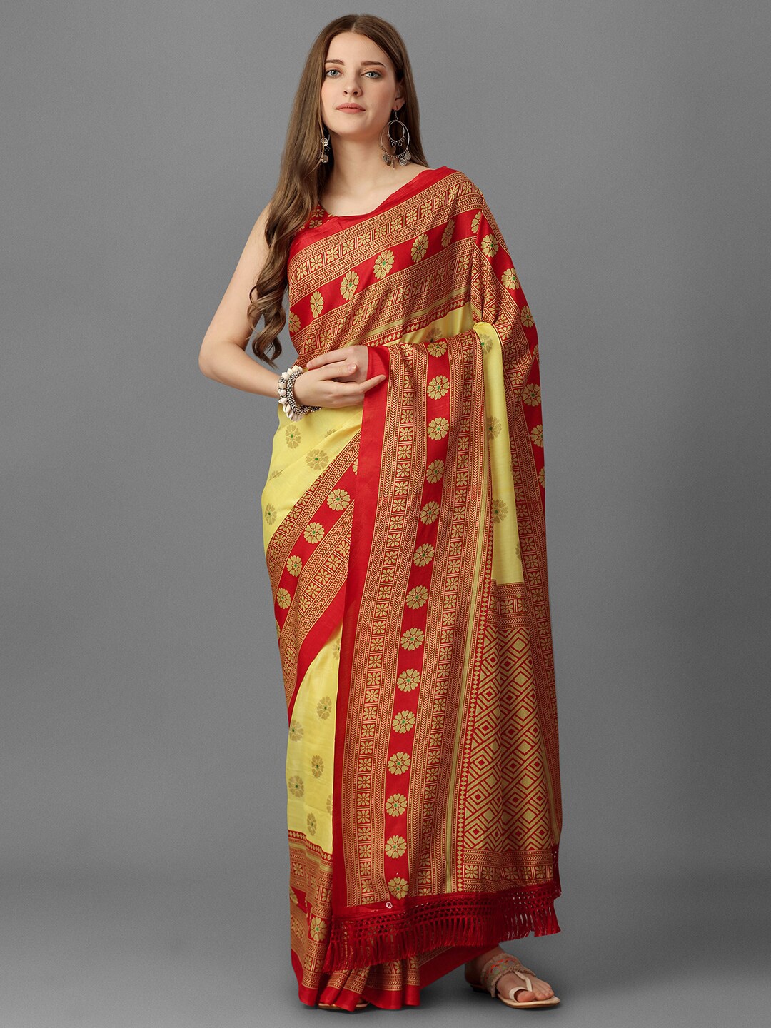 

GORGONE Floral Printed Silk Blend Saree, Yellow