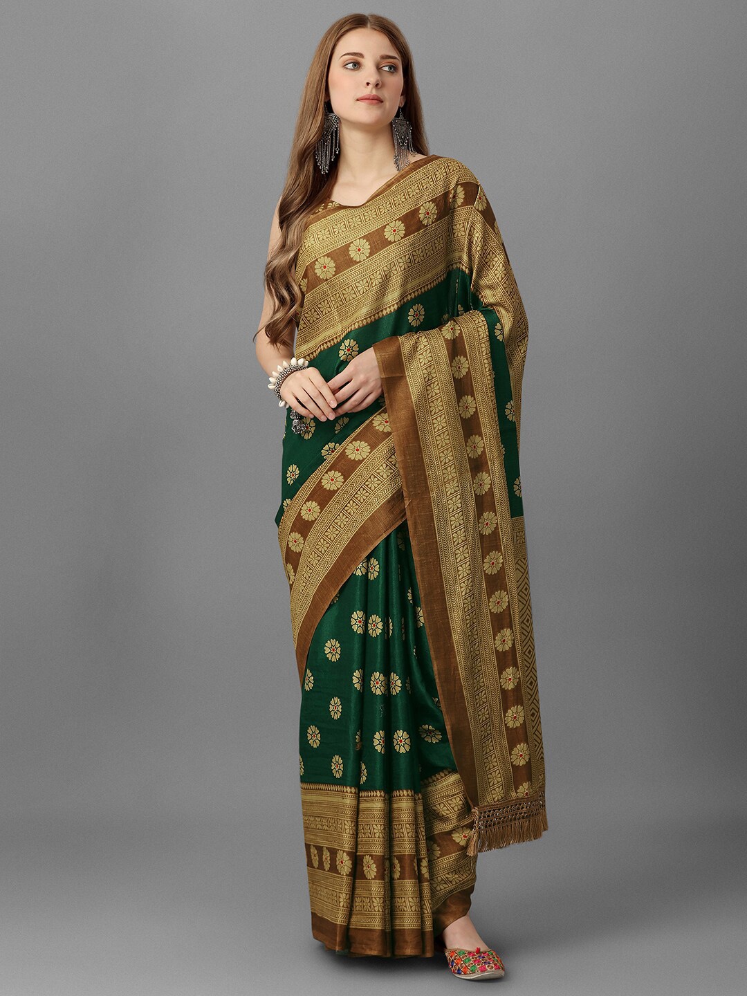 

GORGONE Ethnic Motifs Printed Silk Blend Saree, Green