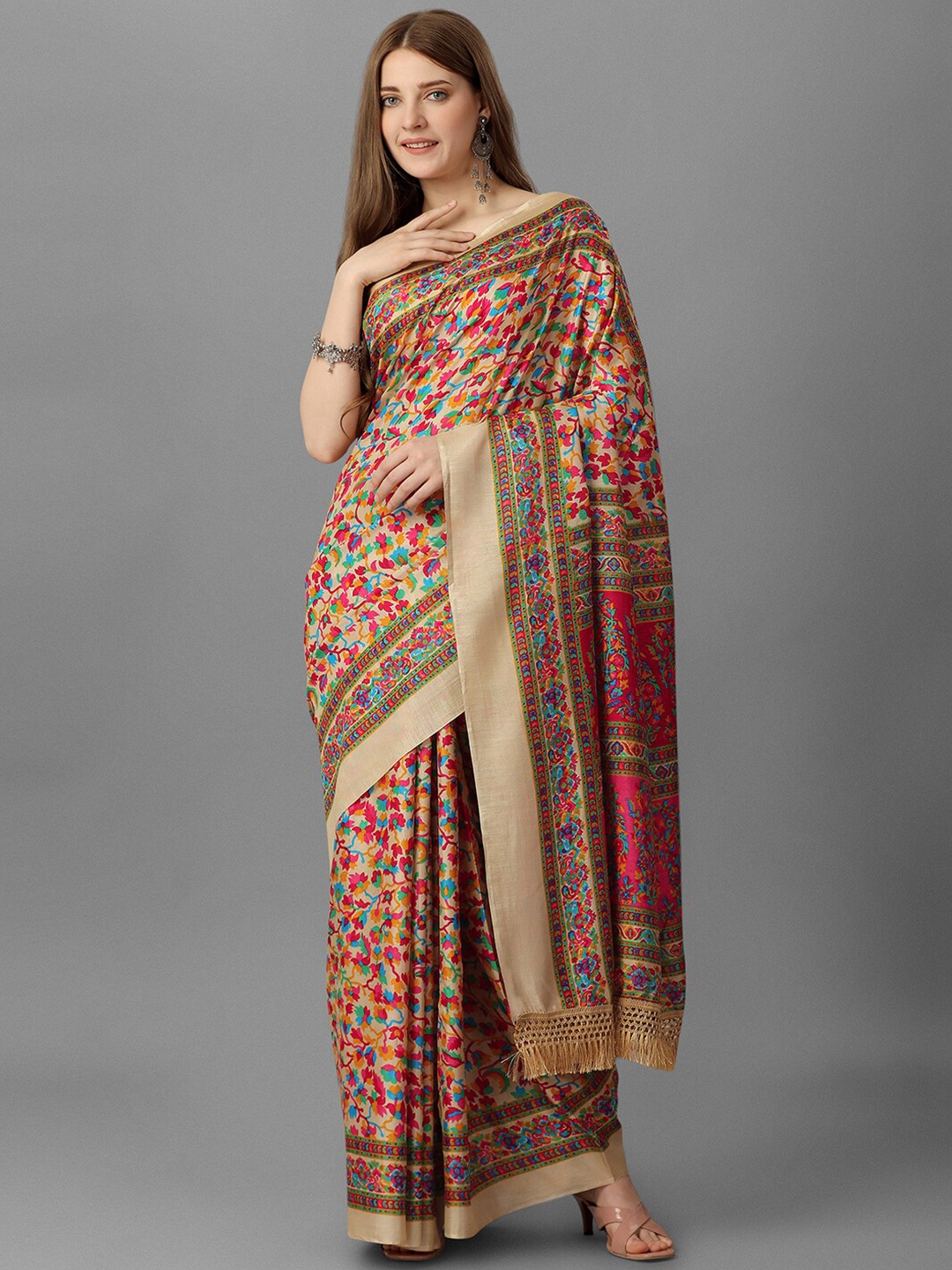 

GORGONE Floral Printed Silk Blend Saree, Beige