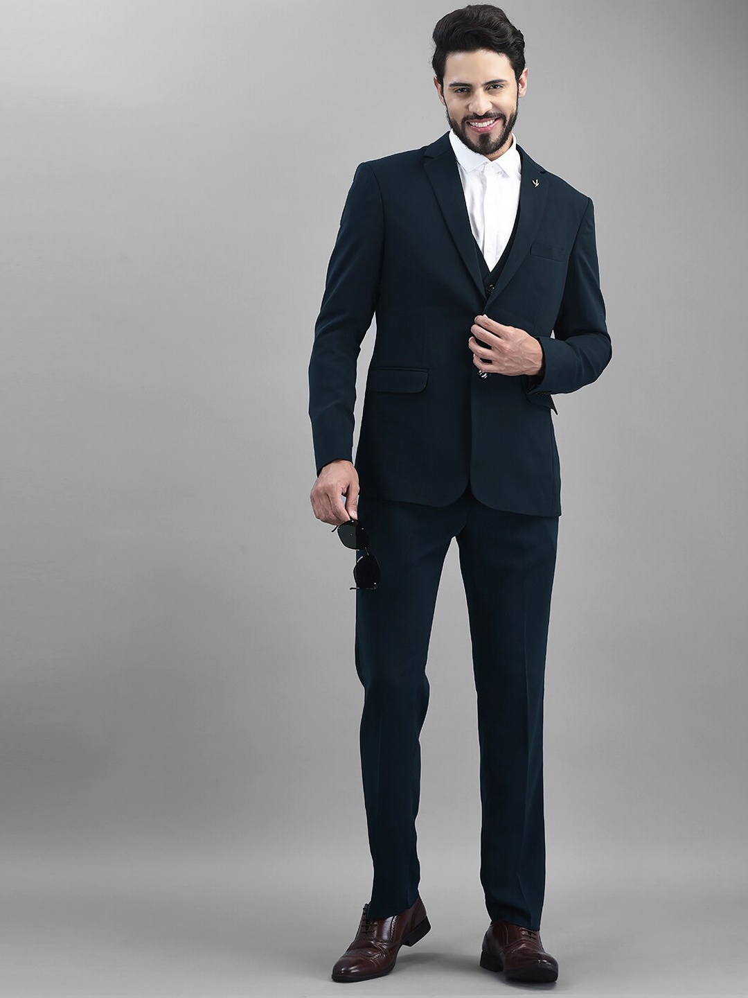 

Canary London Men Single-Breasted Three Piece Slim-Fit Formal Suits, Blue