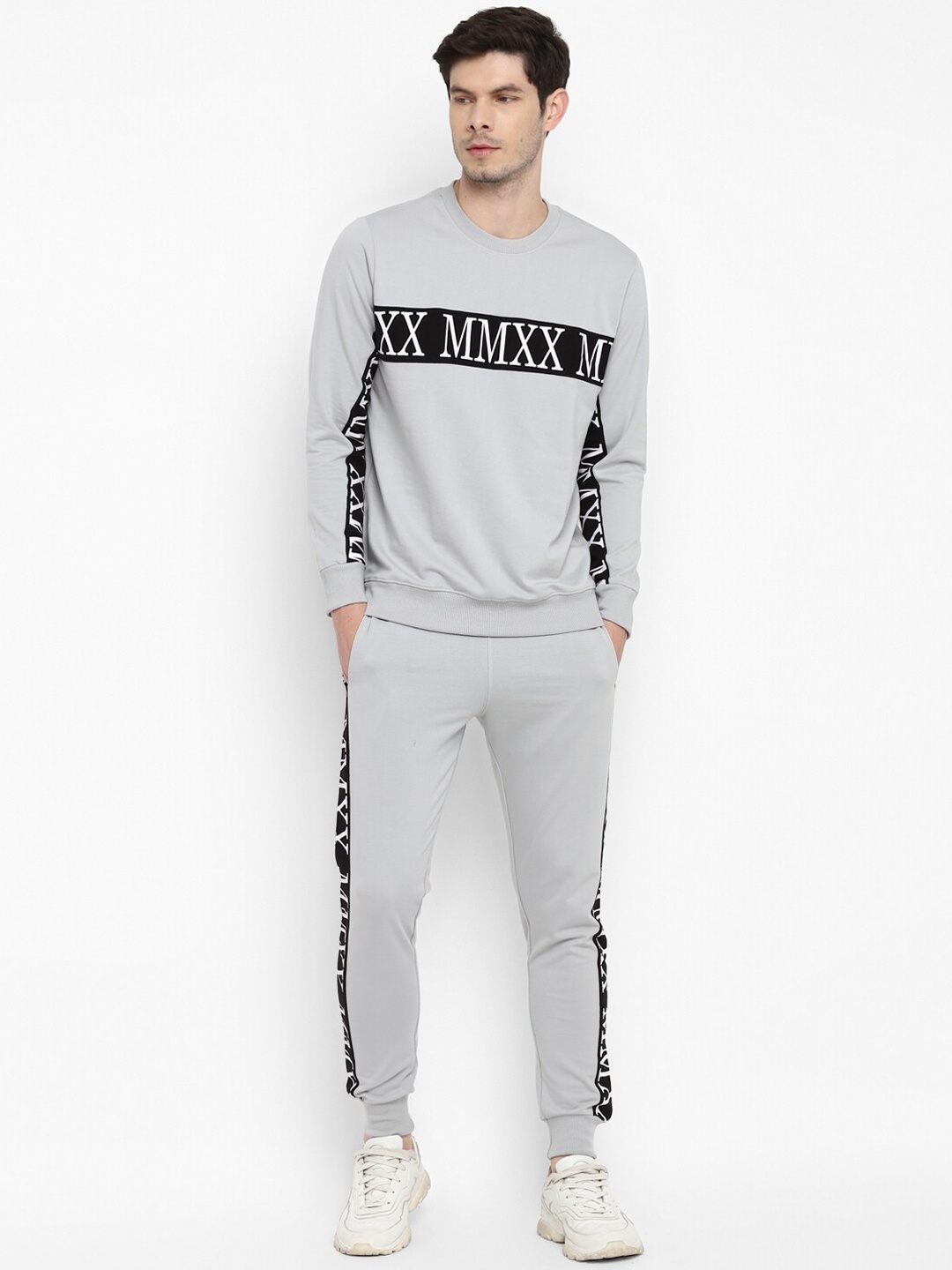 

Alan Jones Men Typography Printed Tracksuit, Grey