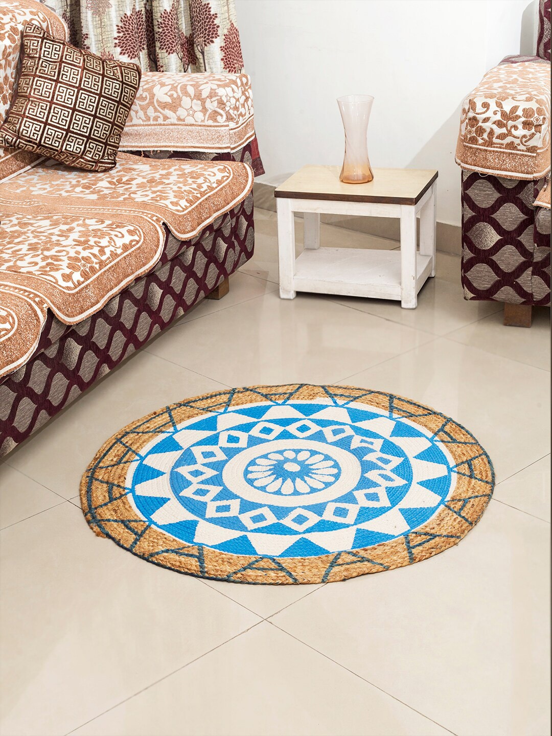 

KRAVIKA White & Blue Geometric Printed Jute Carpet