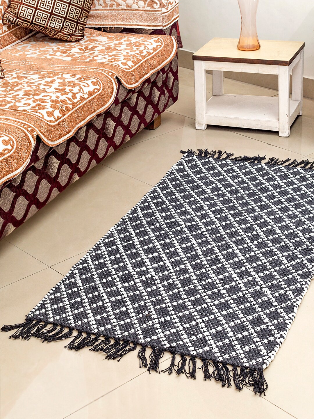 

KRAVIKA Black & White Printed Cotton Carpet