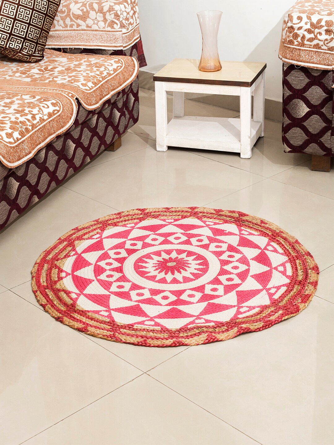 

KRAVIKA Red & White Floral Design Braided Circular Jute Carpet