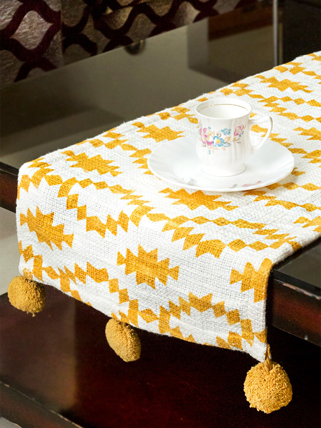 

KRAVIKA Yellow Colored & White Geometric Printed Runner
