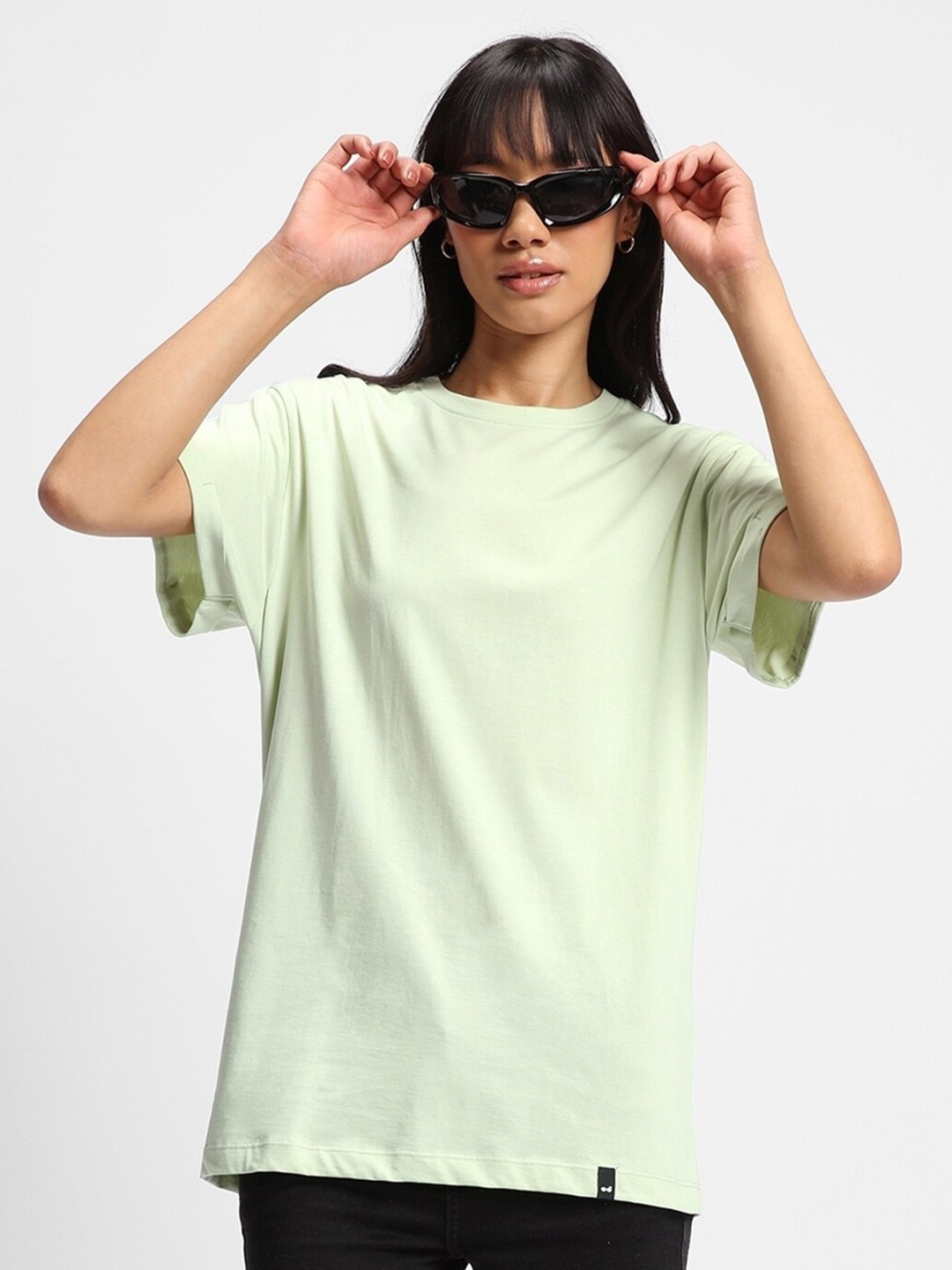 

Bewakoof Women Solid Relaxed Fit Boyfriend T-shirt, Green