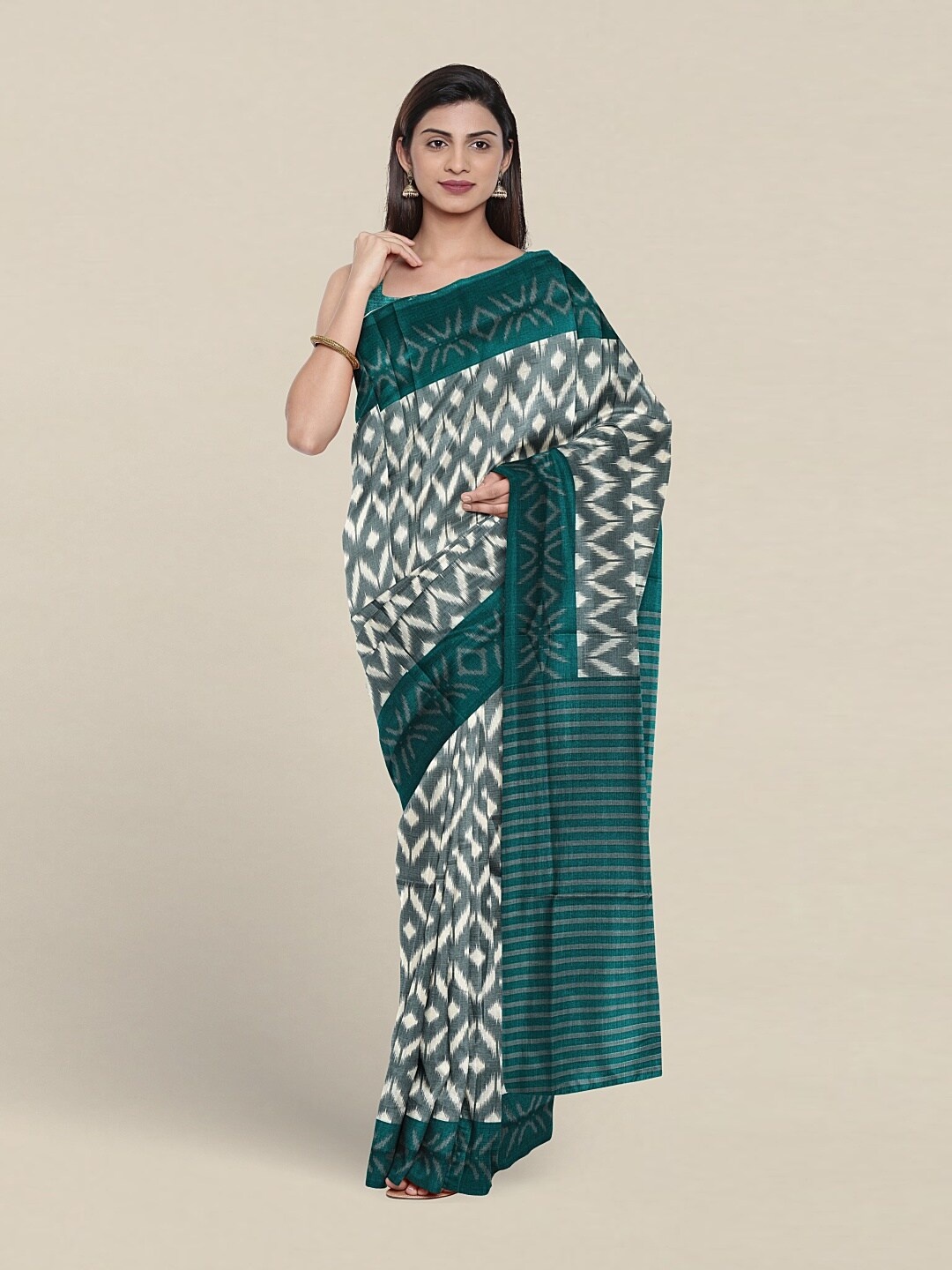 

Pothys Geometric Printed Saree, Grey