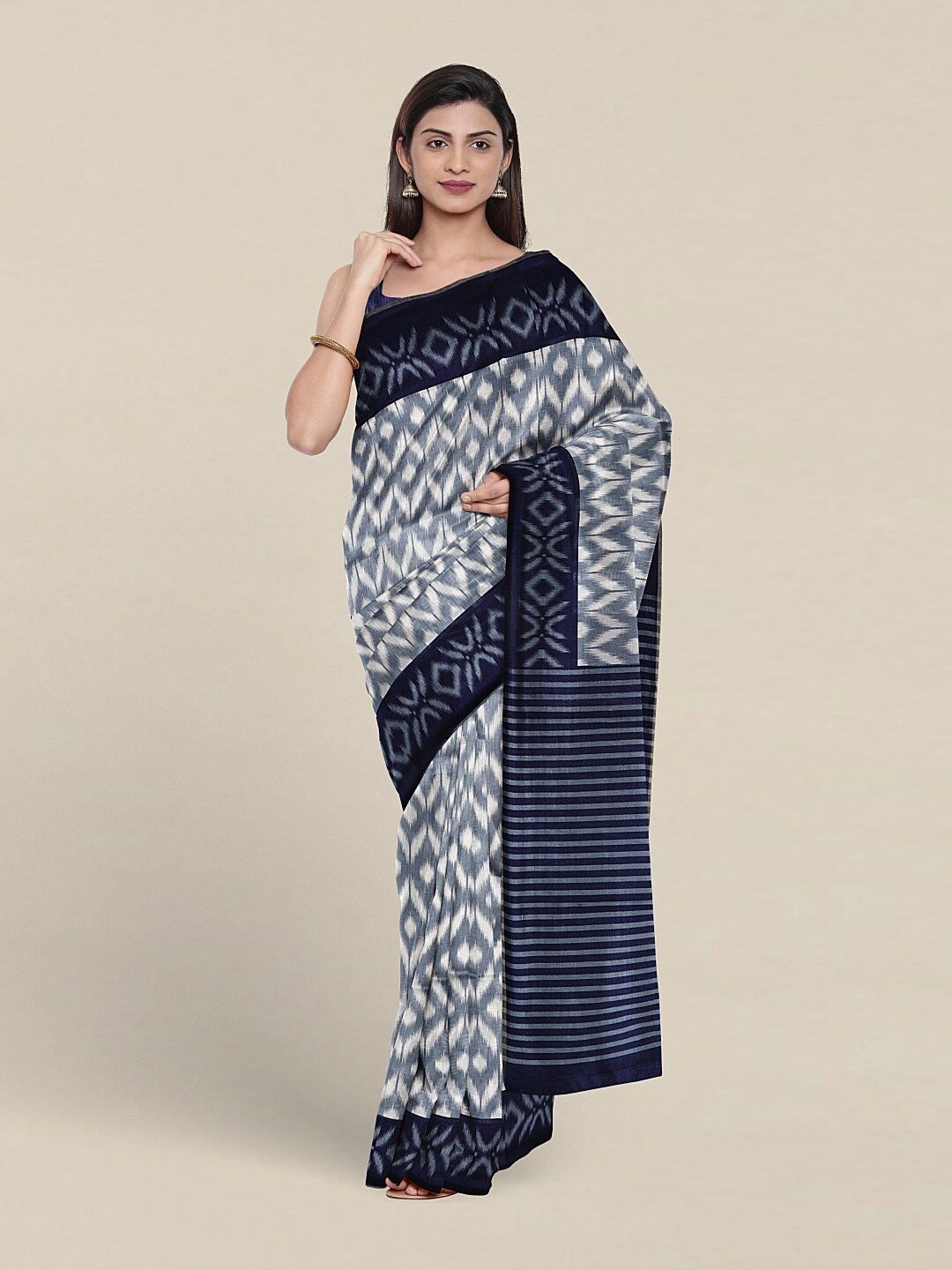 

Pothys Grey & Blue Ethnic Motifs Saree