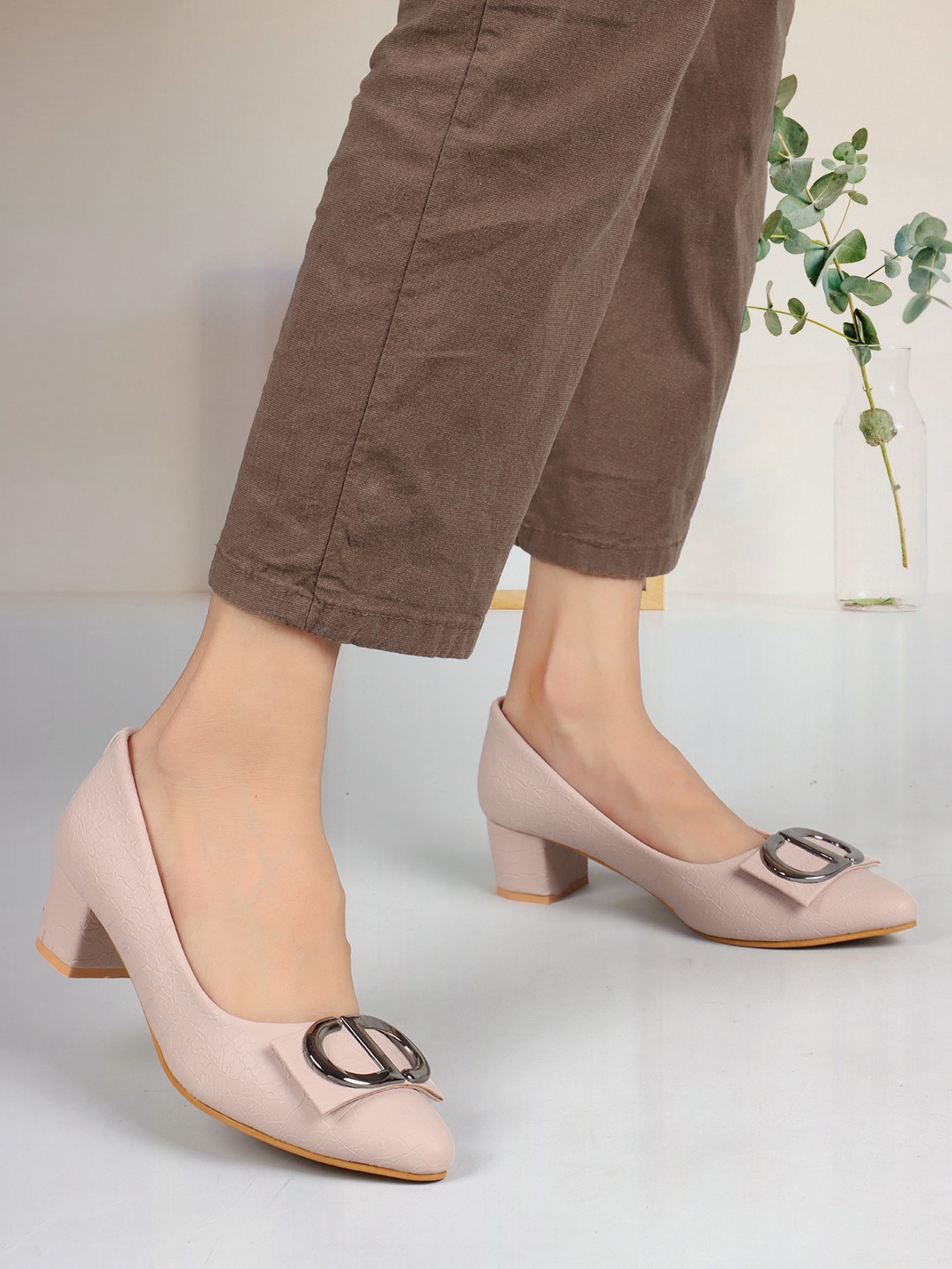 

ICONICS Buckle Embellished Block Heel Pumps, Pink