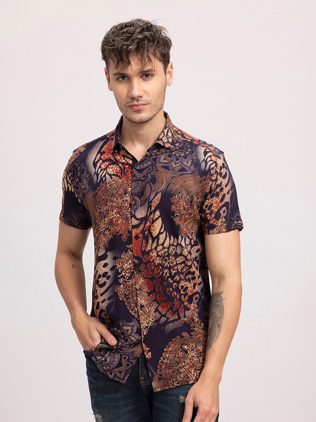 

Snitch Men Brown Classic Slim Fit Abstract Opaque Printed Casual Shirt