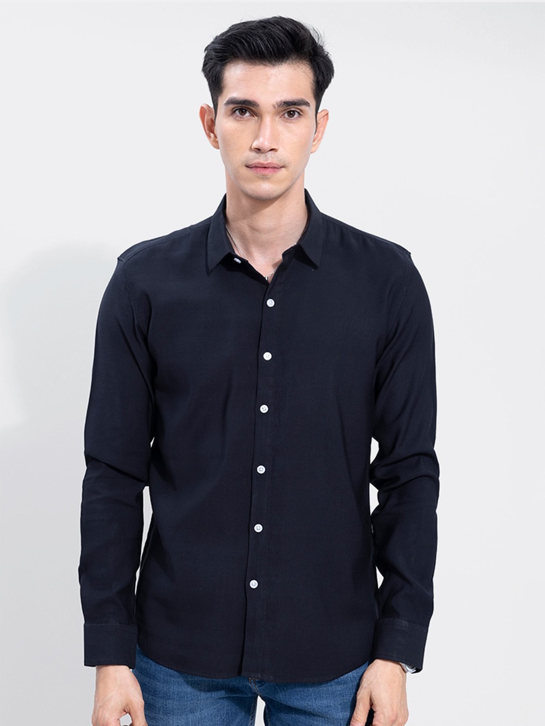 

Snitch Black Classic Slim Fit Opaque Casual Shirt