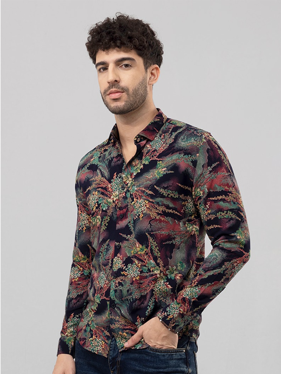 

Snitch Black Classic Slim Fit Floral Opaque Printed Cotton Casual Shirt, Green