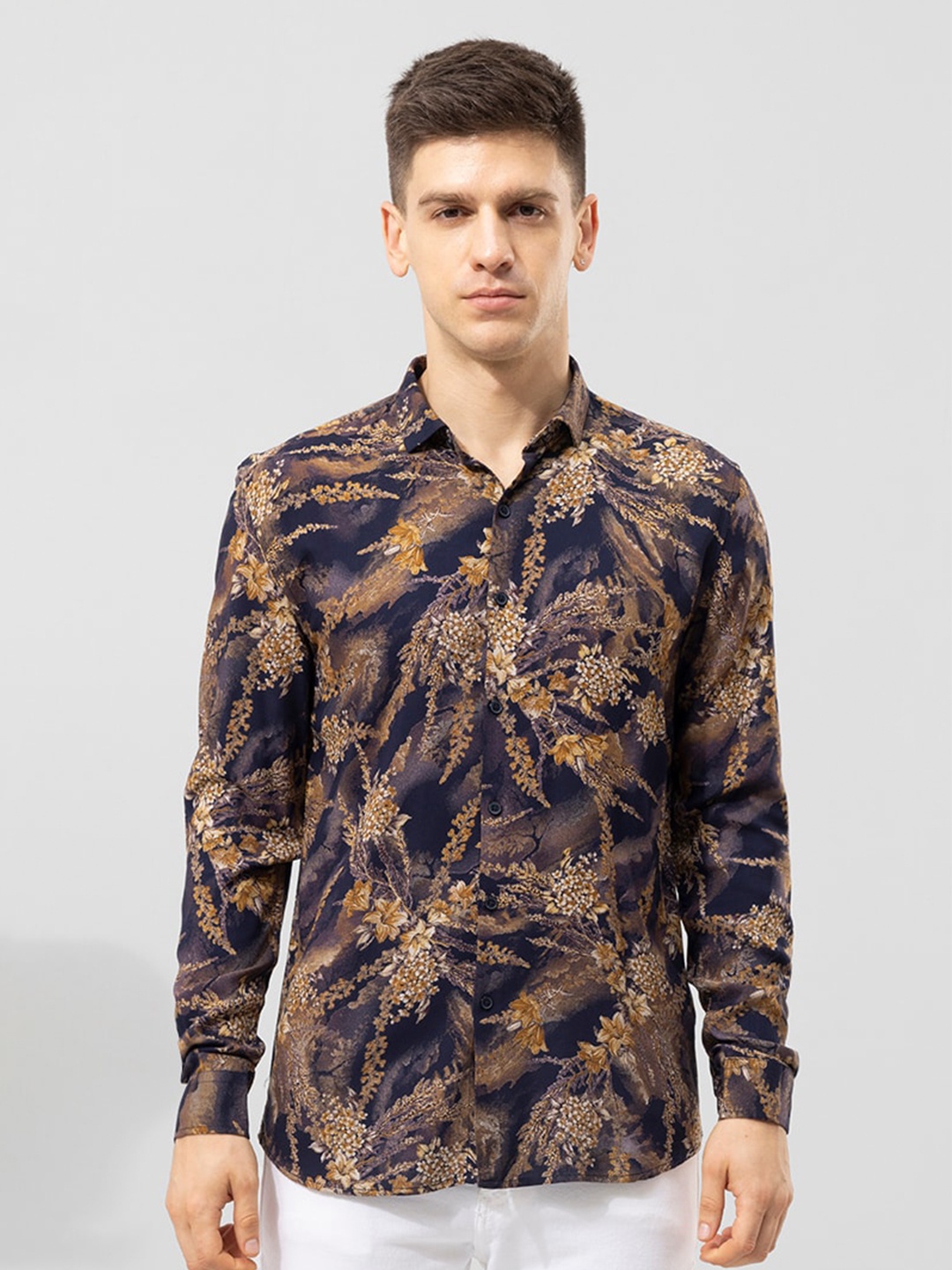 

Snitch Brown Classic Slim Fit Floral Opaque Printed Casual Shirt