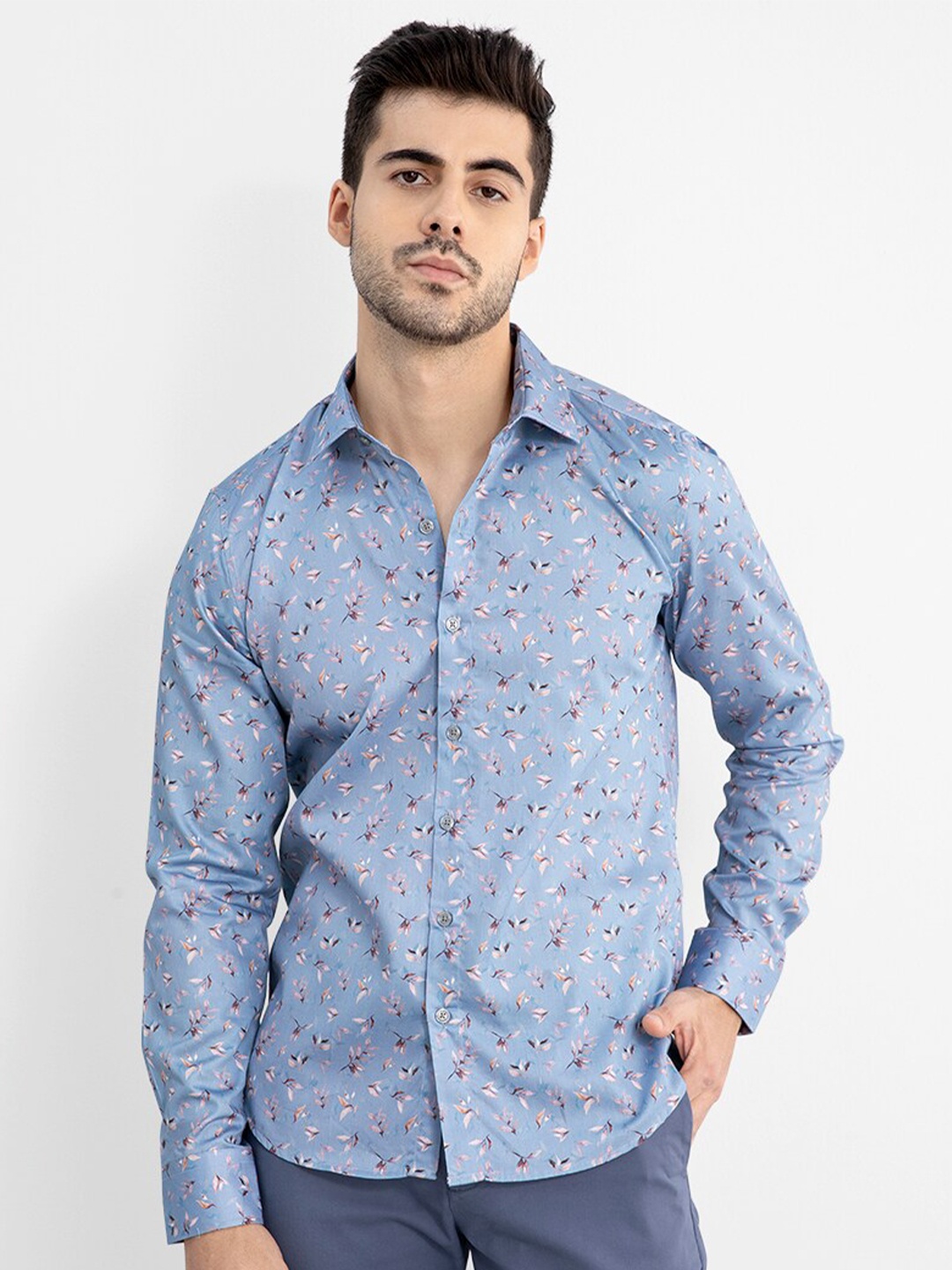 

Snitch Blue Classic Slim Fit Floral Printed Cotton Casual Shirt
