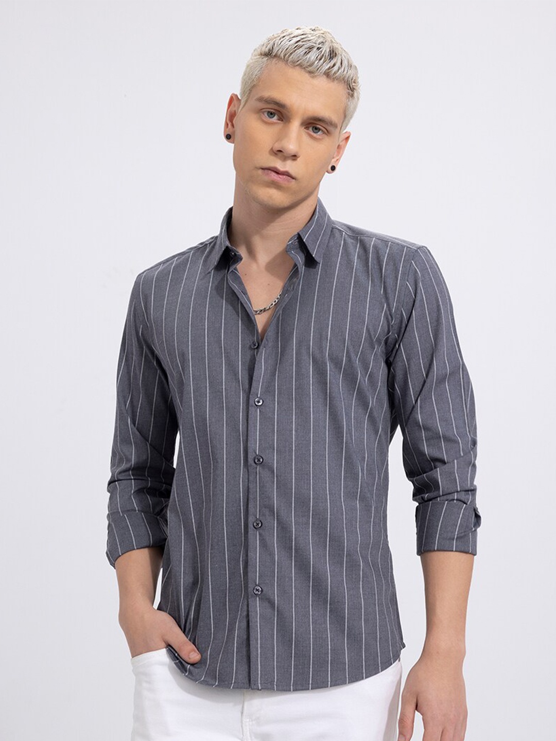 

Snitch Men Black Classic Slim Fit Striped Cotton Casual Shirt