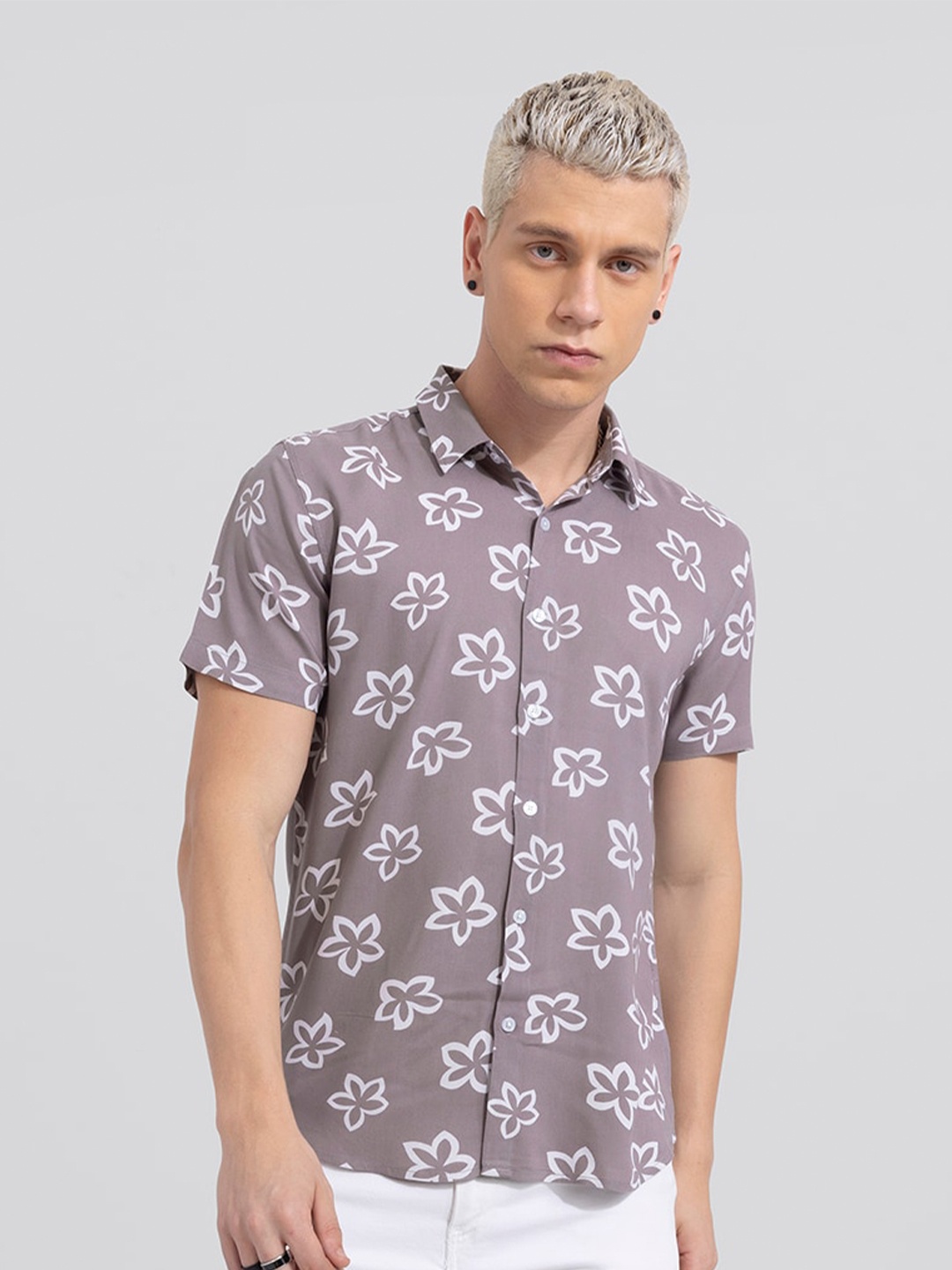 

Snitch Grey Classic Slim Fit Floral Floral Printed Casual Shirt