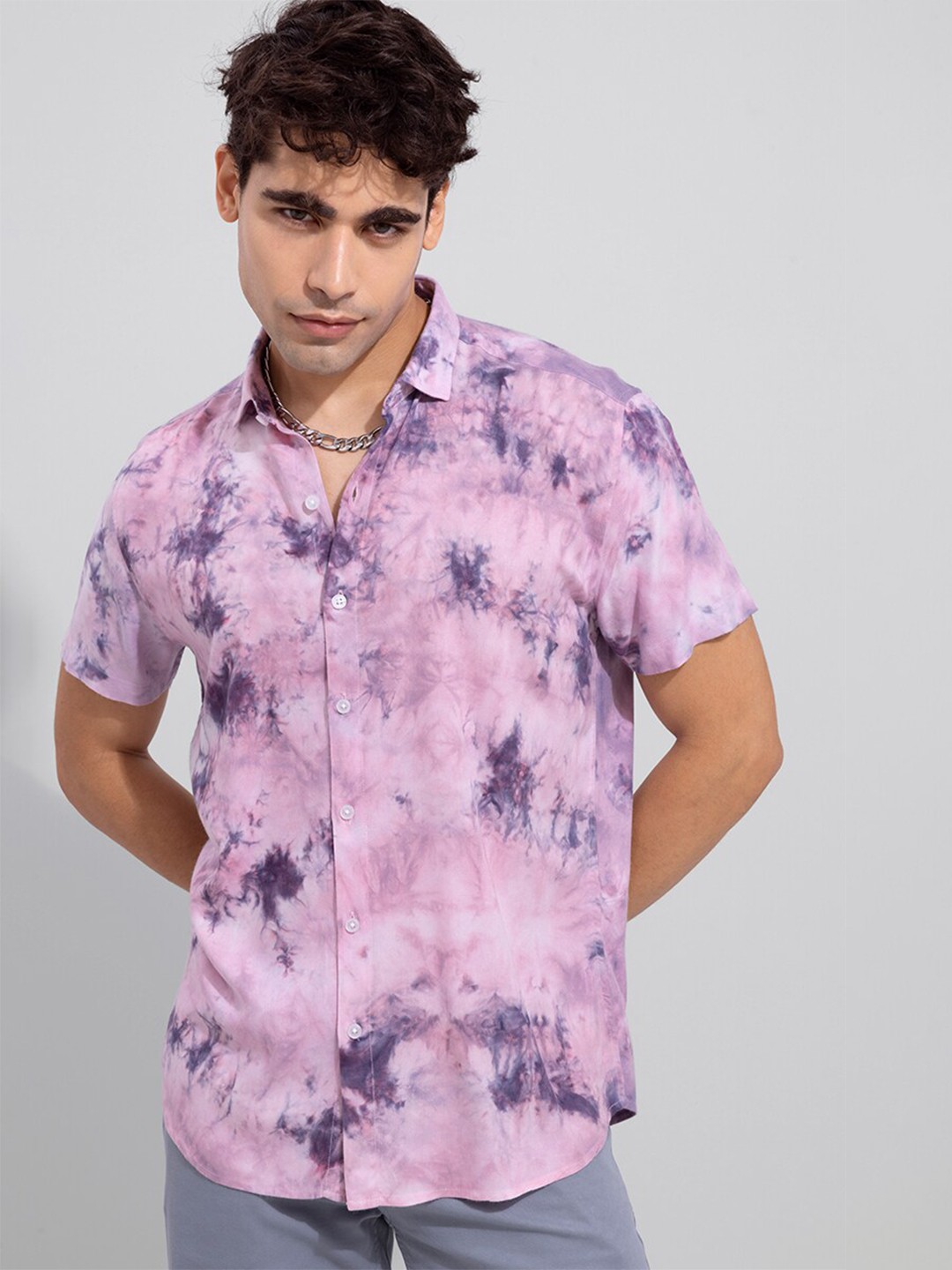 

Snitch Classic Purple Slim Fit Printed Opaque Casual Shirt